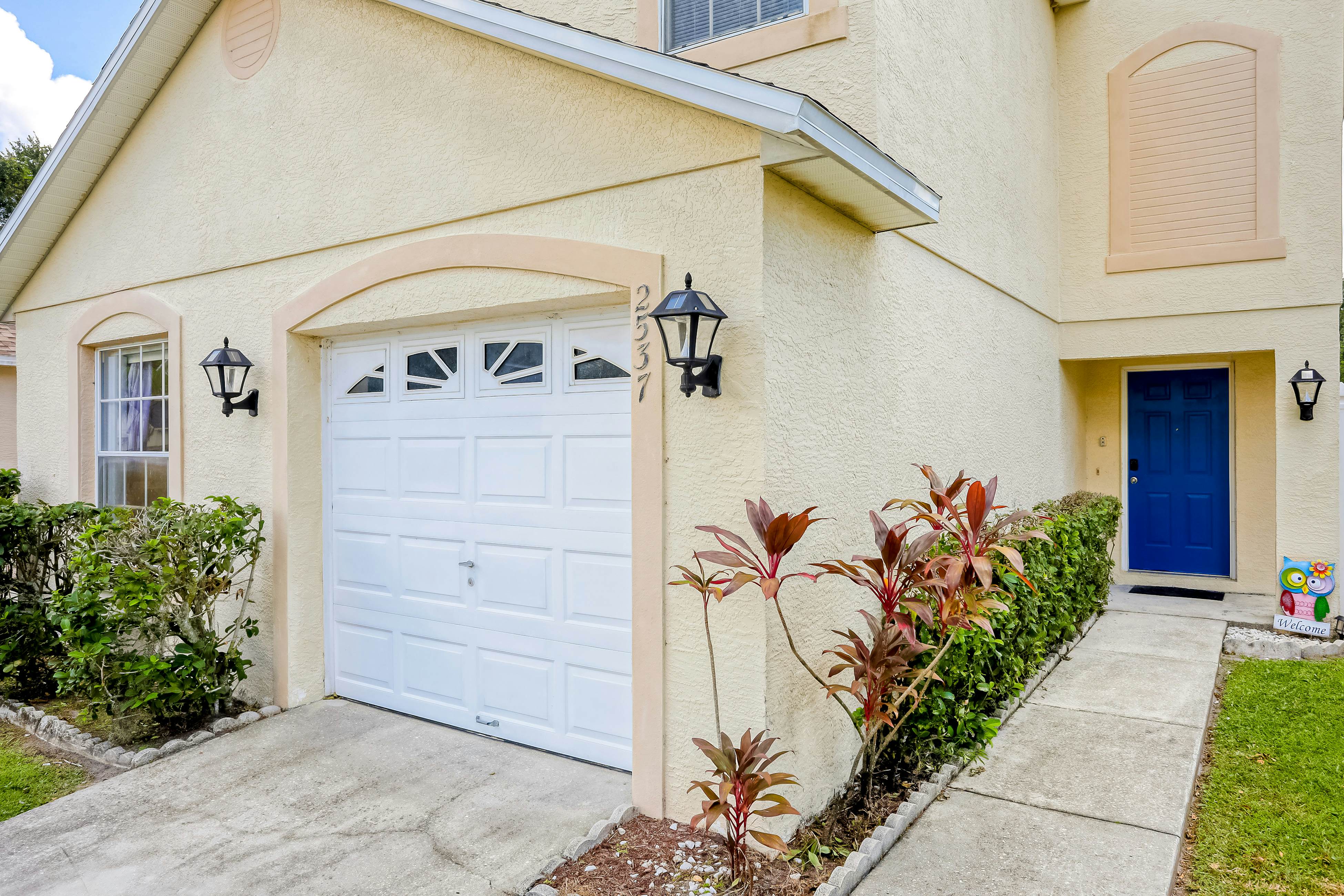 Bright and Cozy Escape - The Hamlets