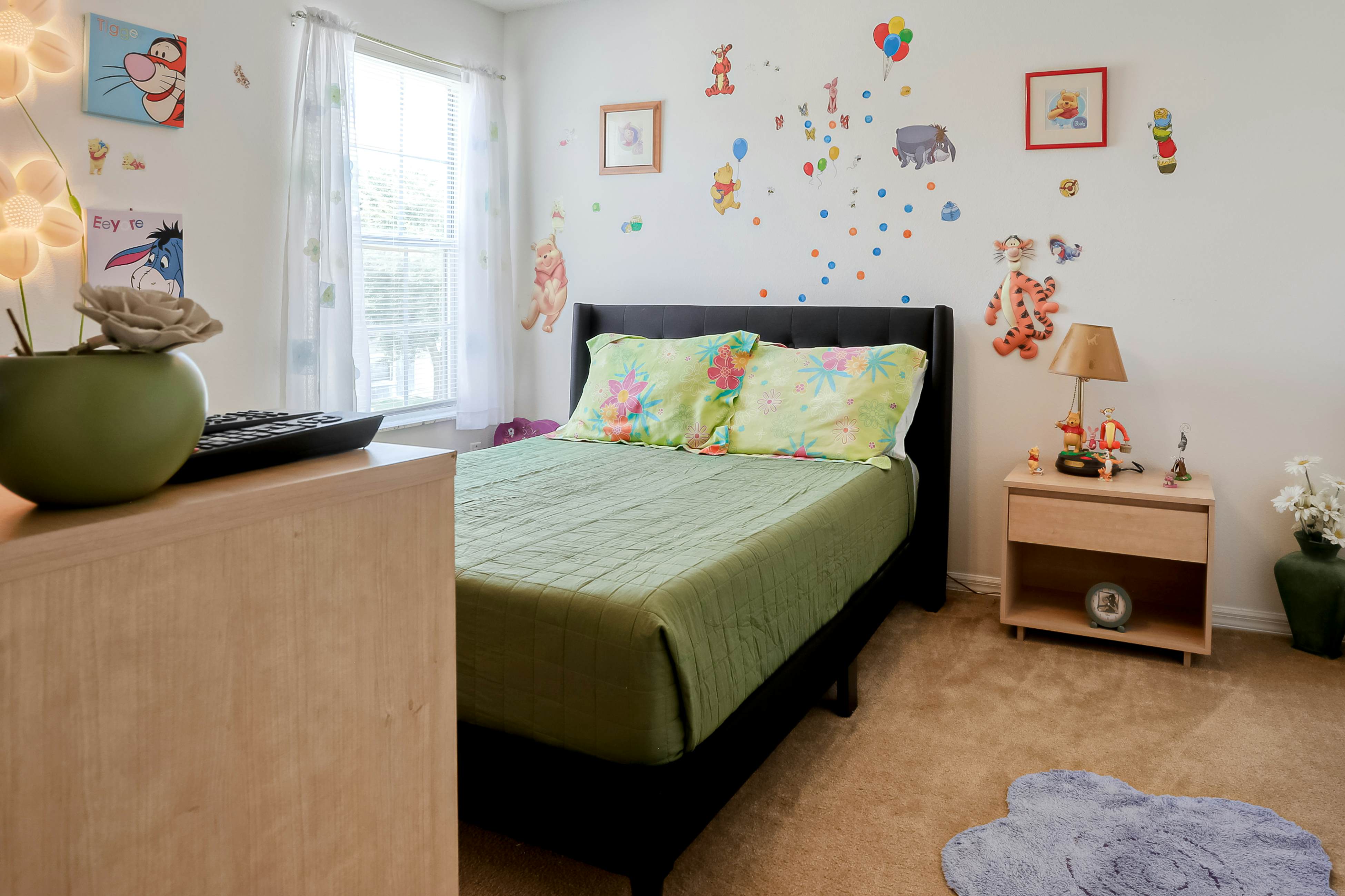 Bright and Cozy Escape - The Hamlets