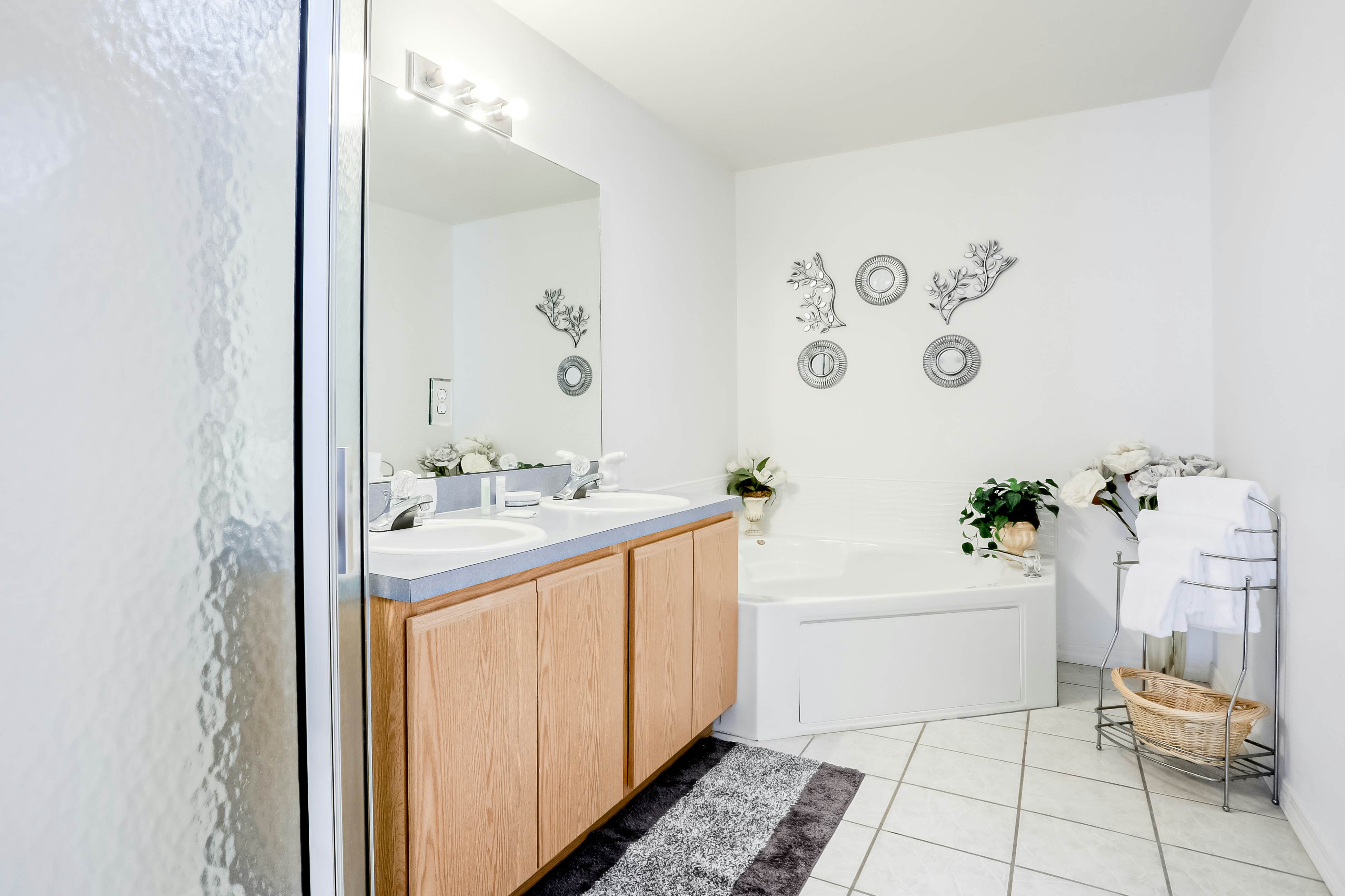 Bright and Cozy Escape - The Hamlets