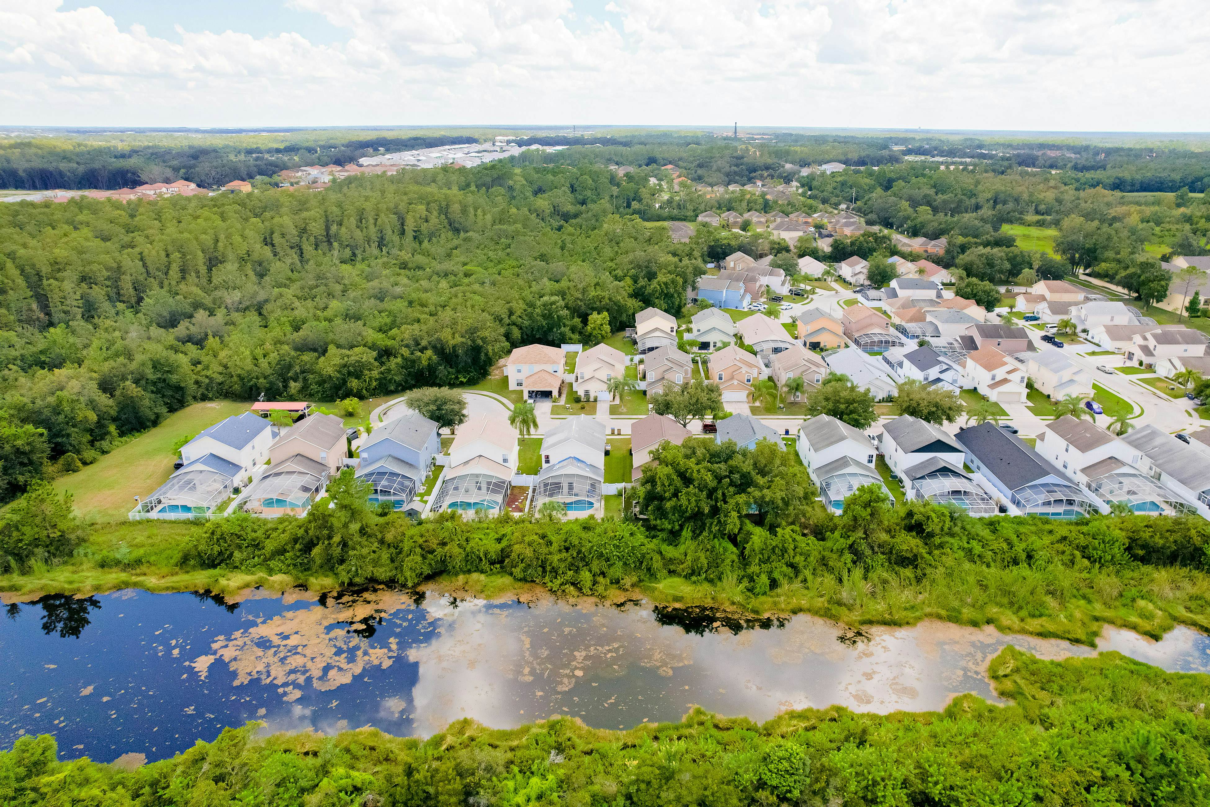 Bright and Cozy Escape - The Hamlets