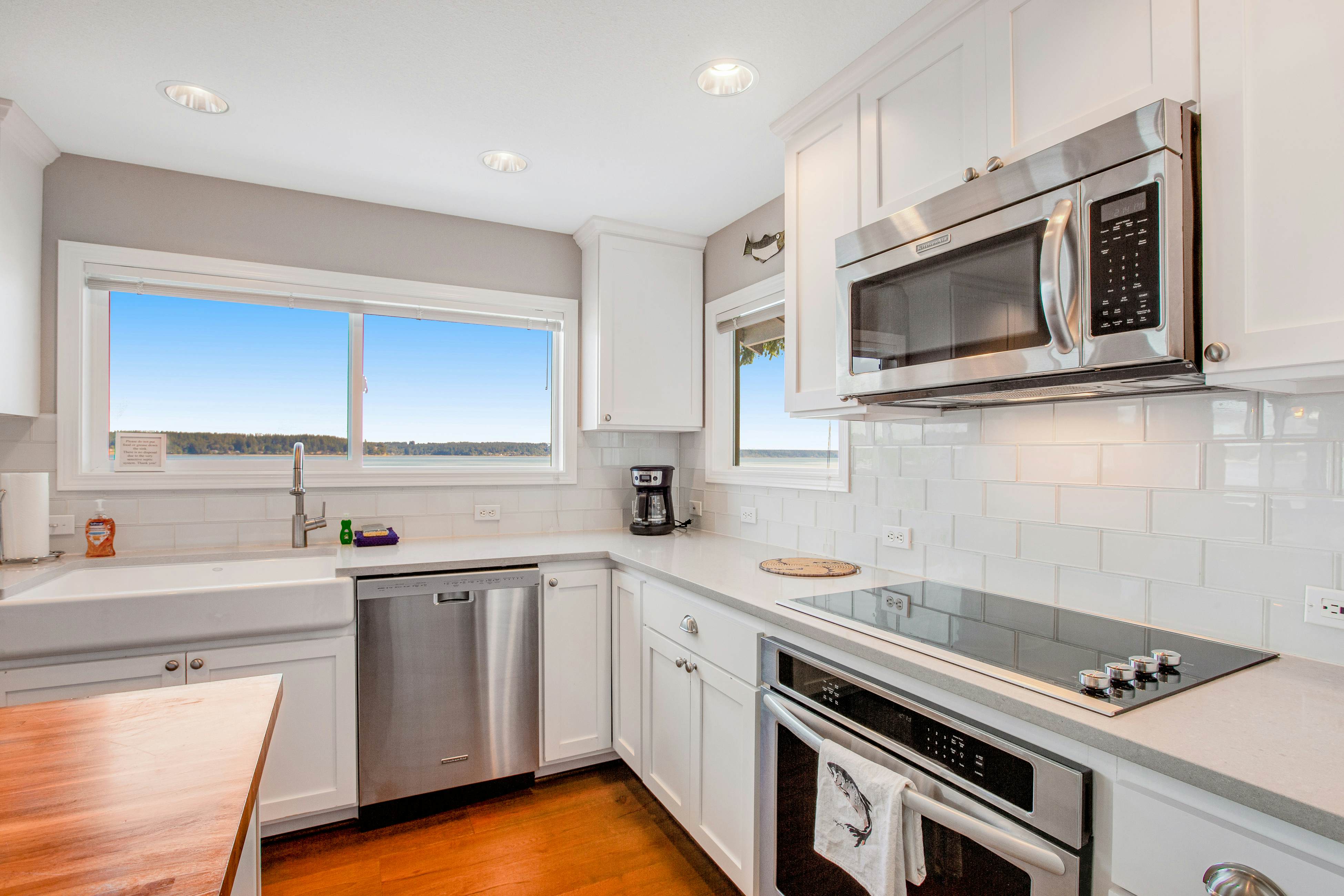 Sound of Sight 3 BD Allyn, WA Vacation Rental Vacasa