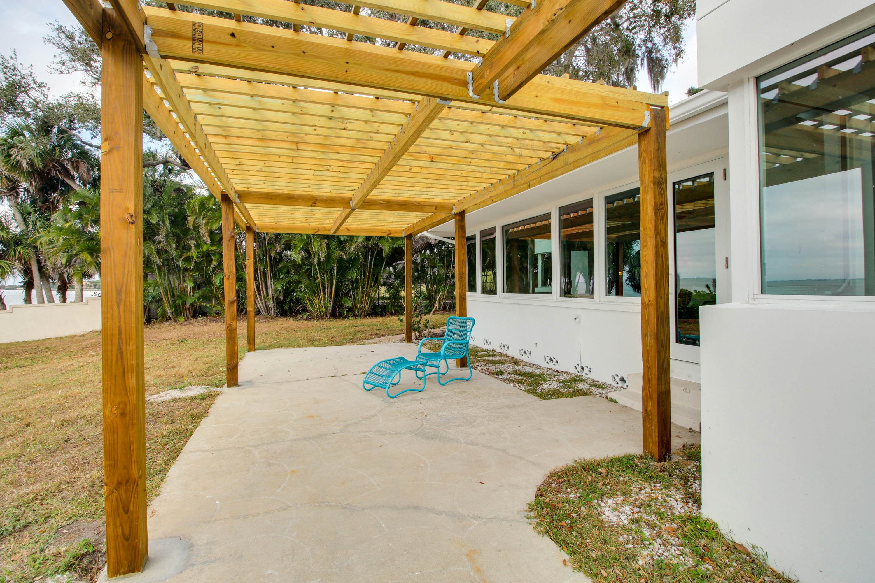 Sunsetter on Sapphire Shores