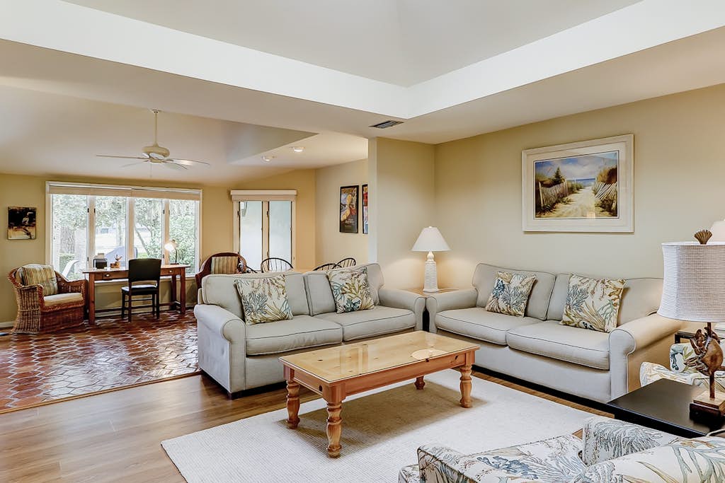Spacious Getaway Featuring Shared Pool & Tennis Court + Free WiFi, AC, W/D — Hilton Head, SC — vacation rental