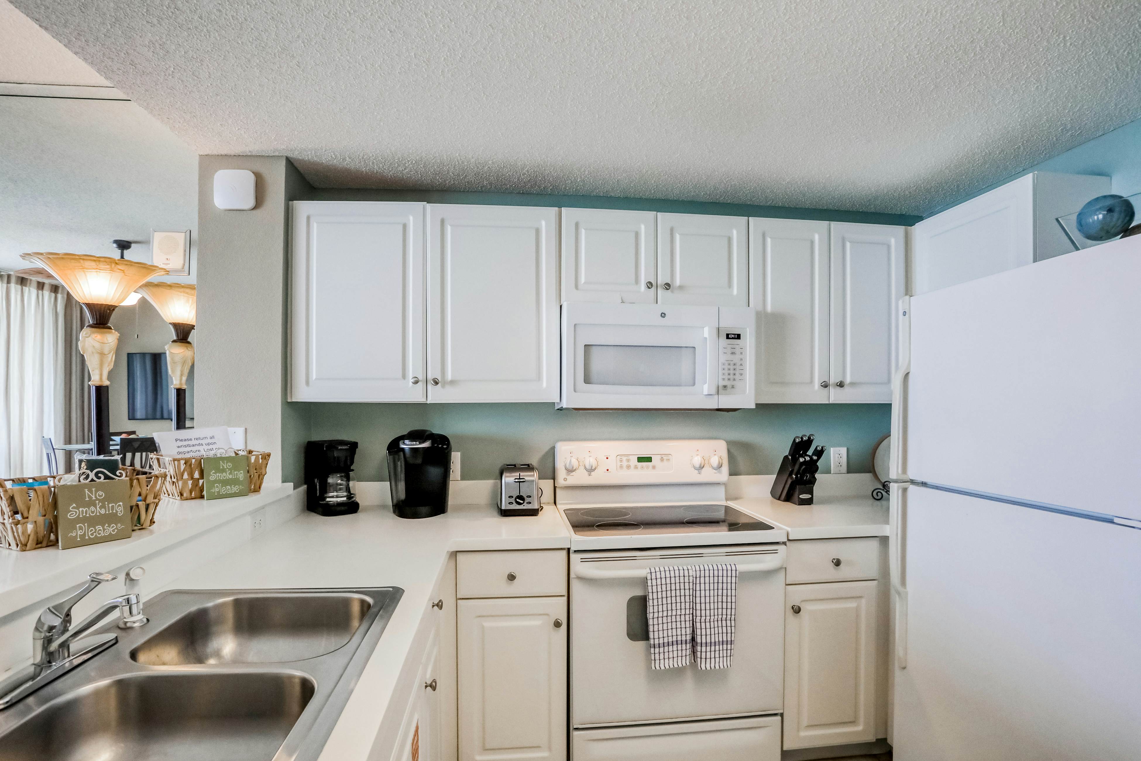 Majestic Beach Resort Tower 1-711