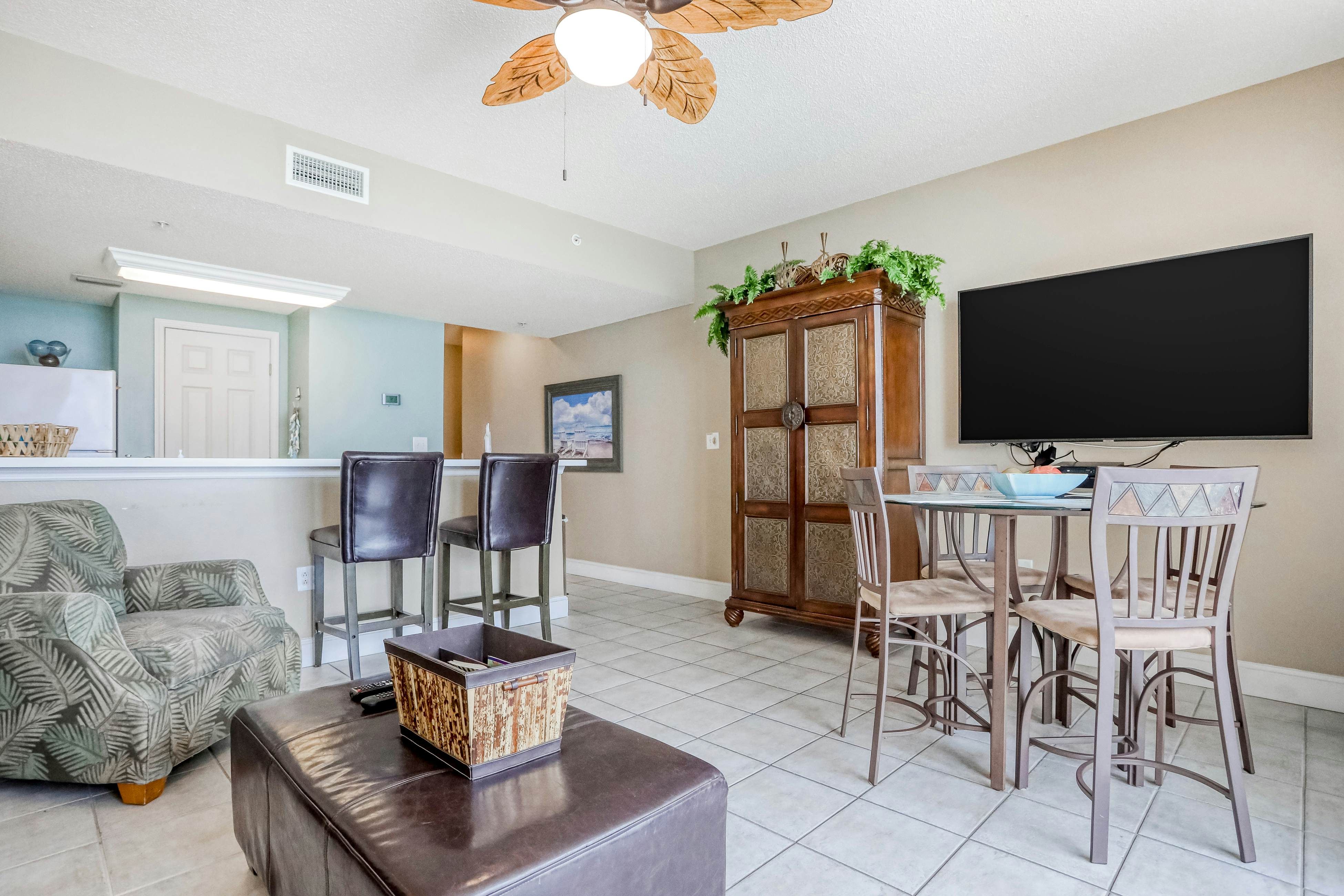 Majestic Beach Resort Tower 1-711