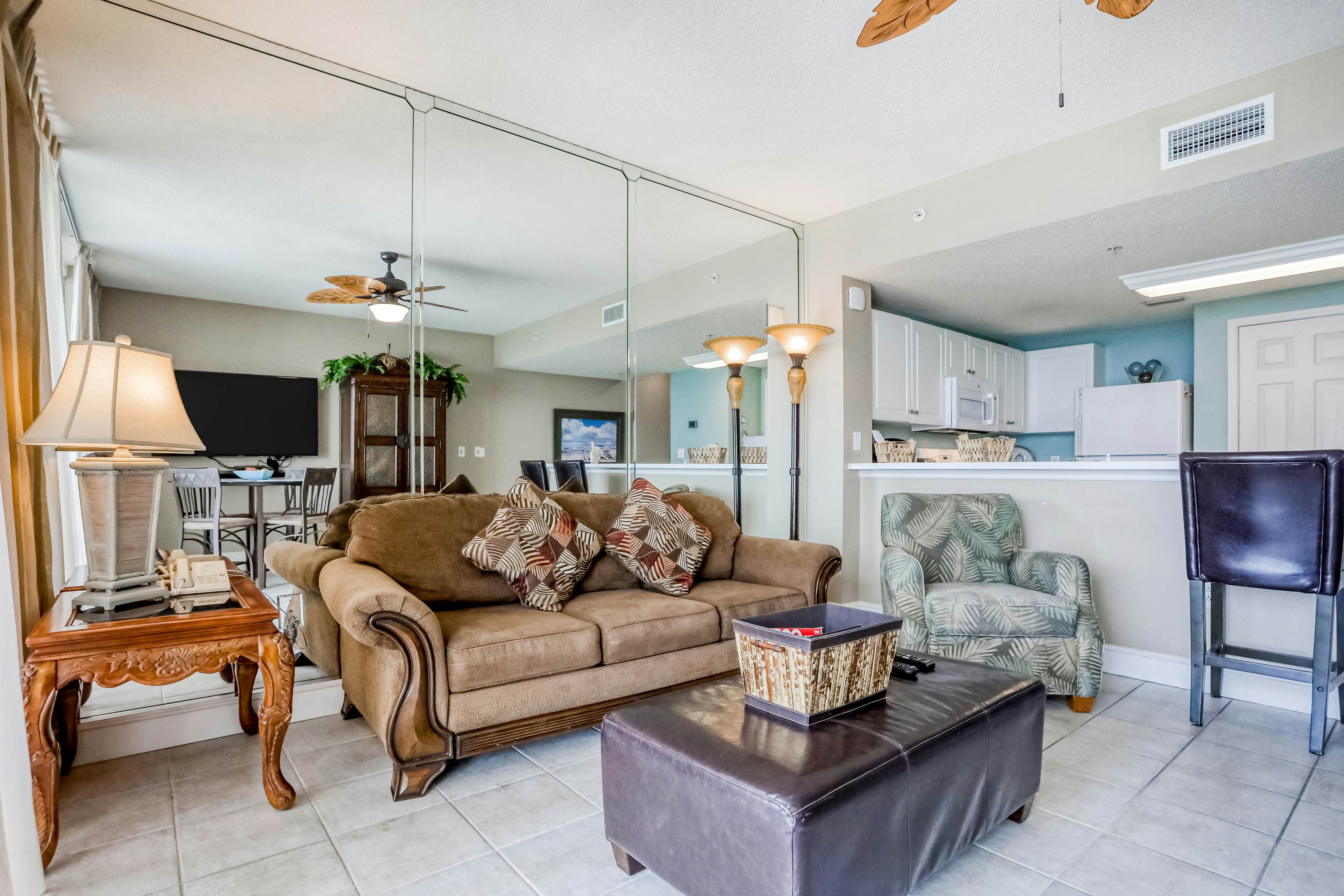 Majestic Beach Resort Tower 1-711