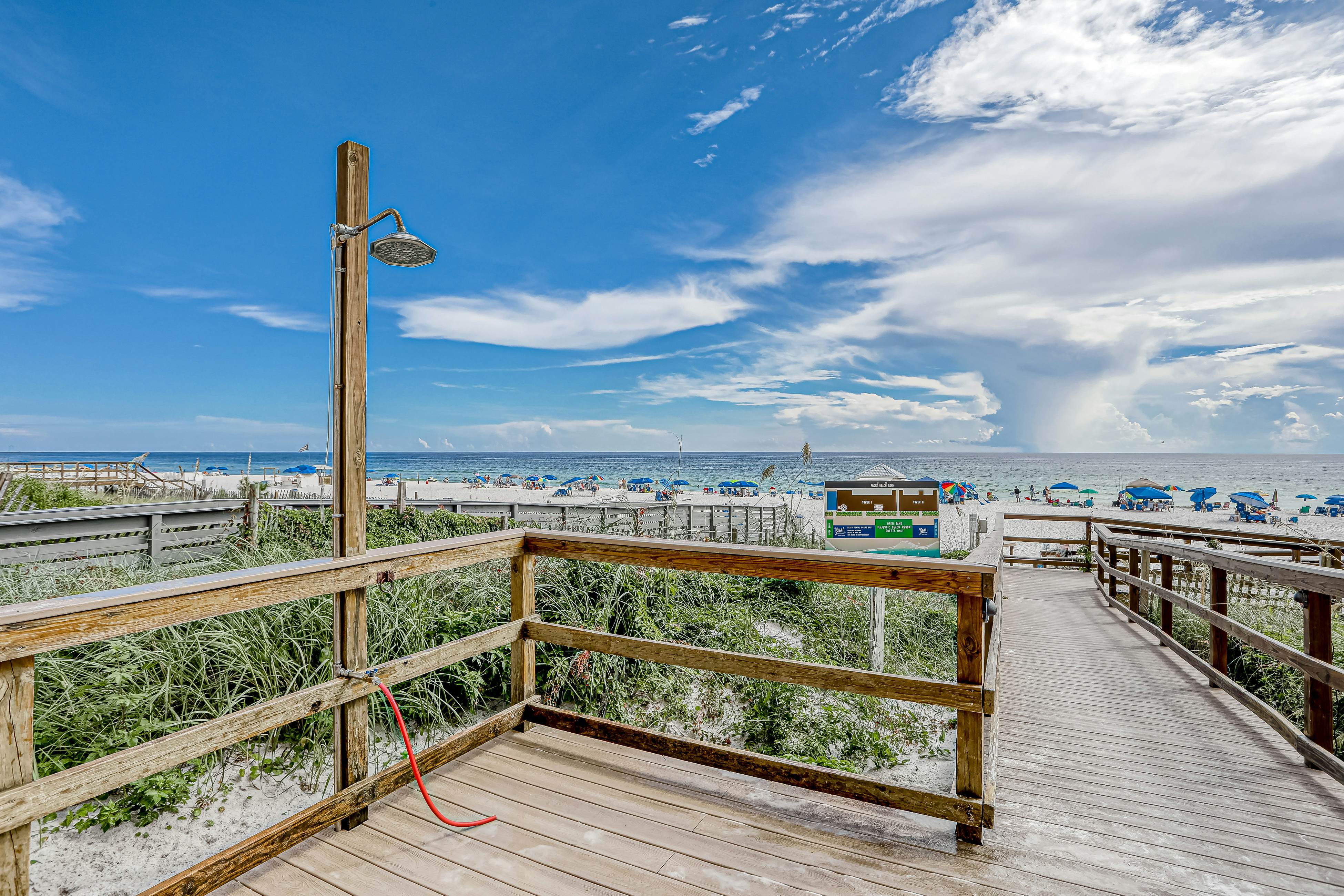 Majestic Beach Resort Tower 1-711