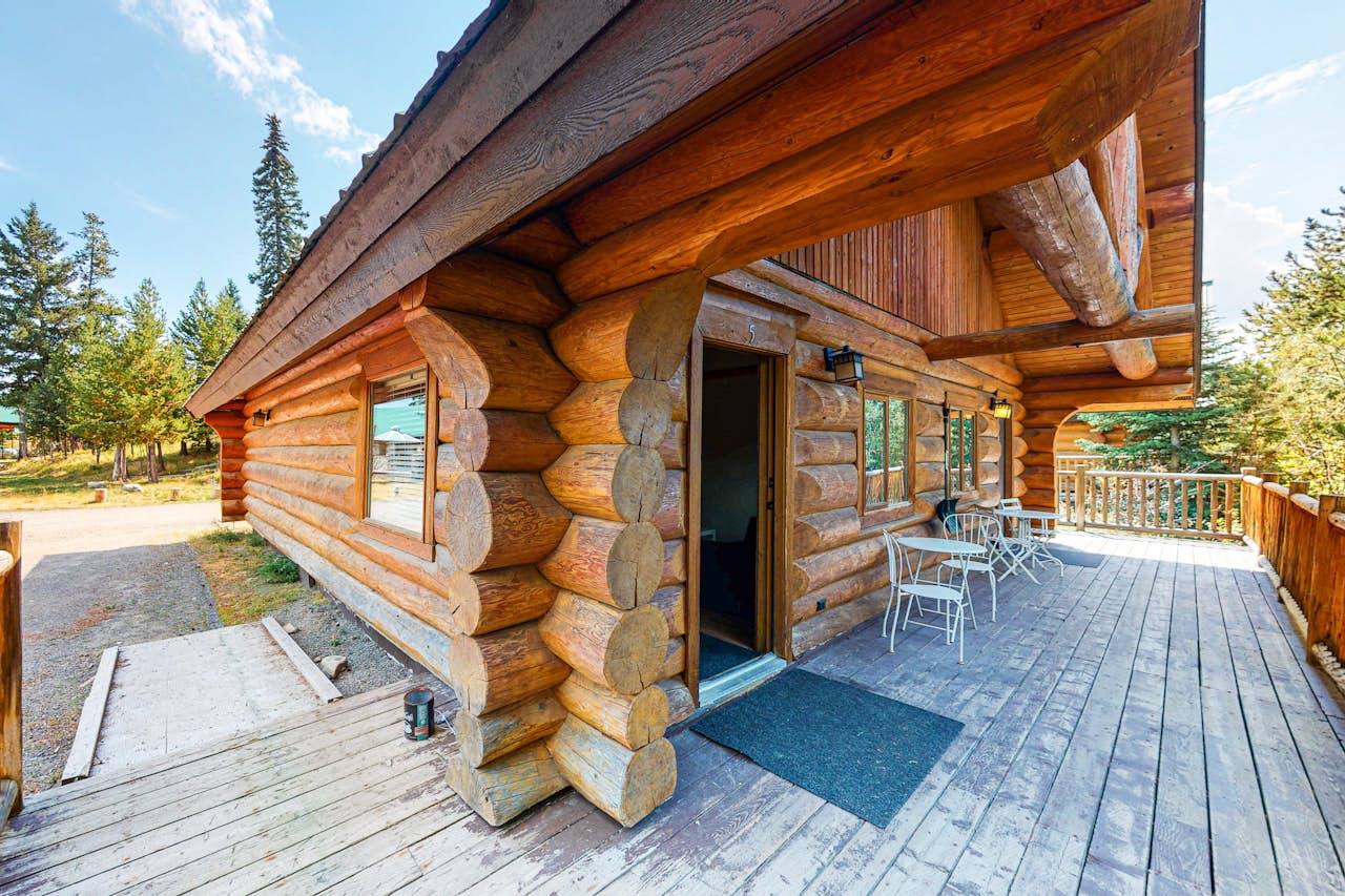 Lac Le Jeune at Cabin 5 1 BD Kamloops, BC Vacation Rental Vacasa