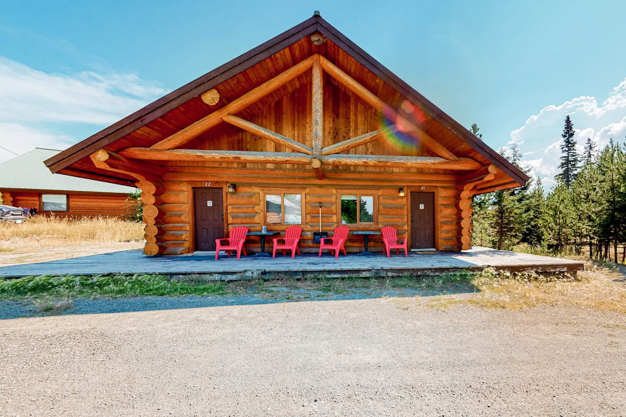 Lac Le Jeune Cabin 21 1 BD Kamloops, BC Vacation Rental Vacasa