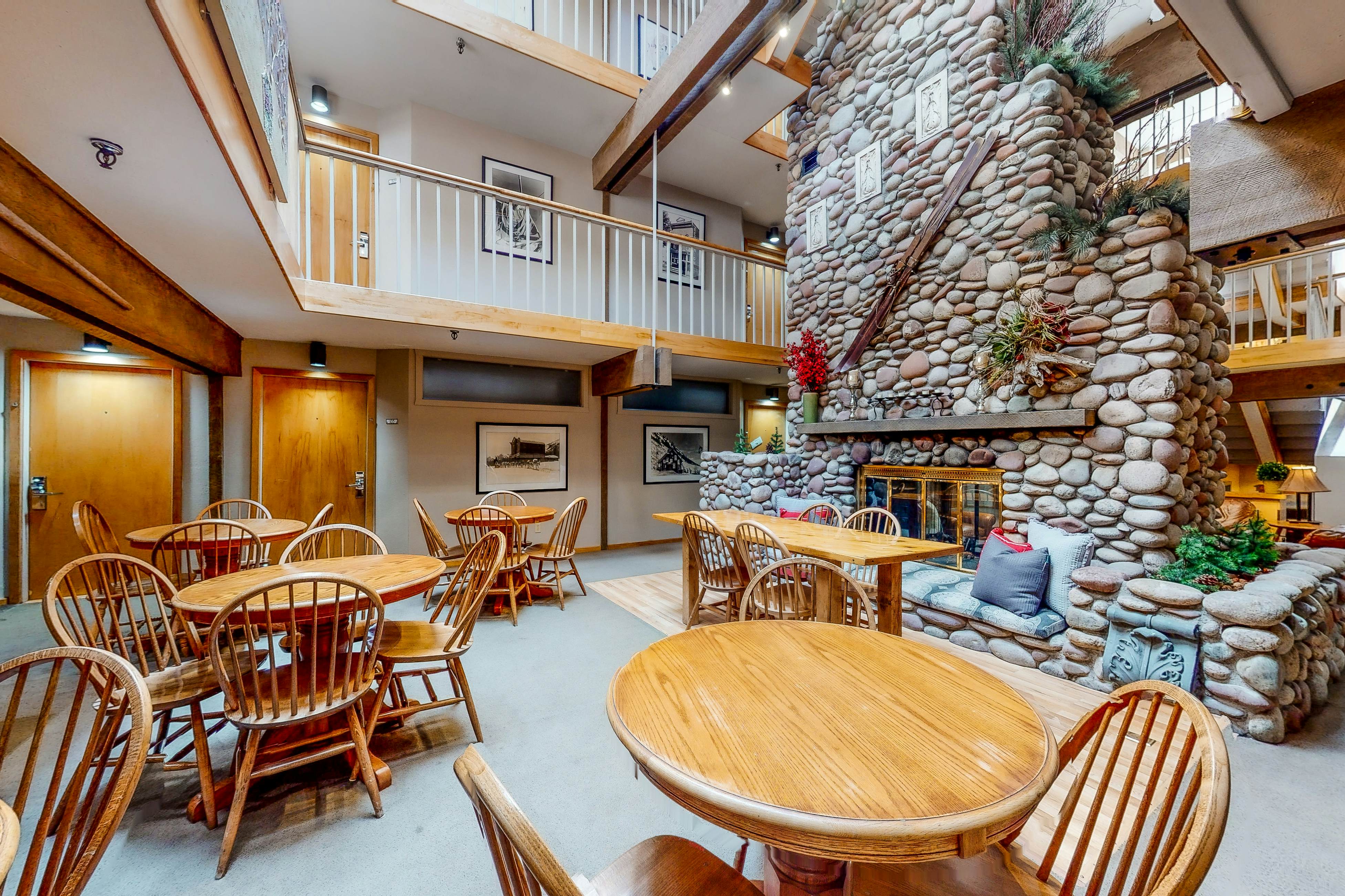 Aspen Mountain Lodge 202