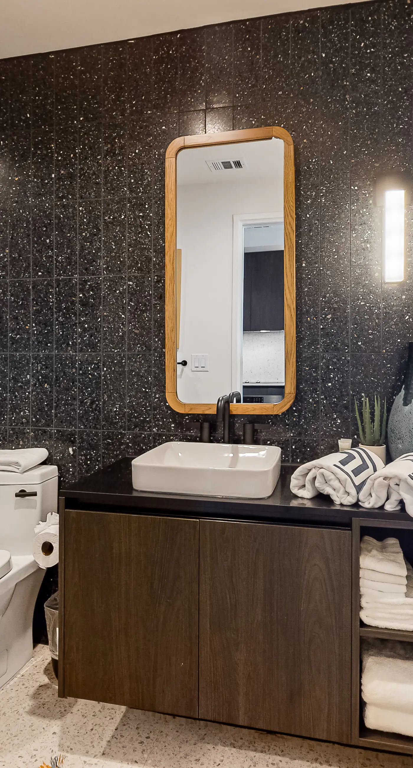 Natiivo Austin Holiday