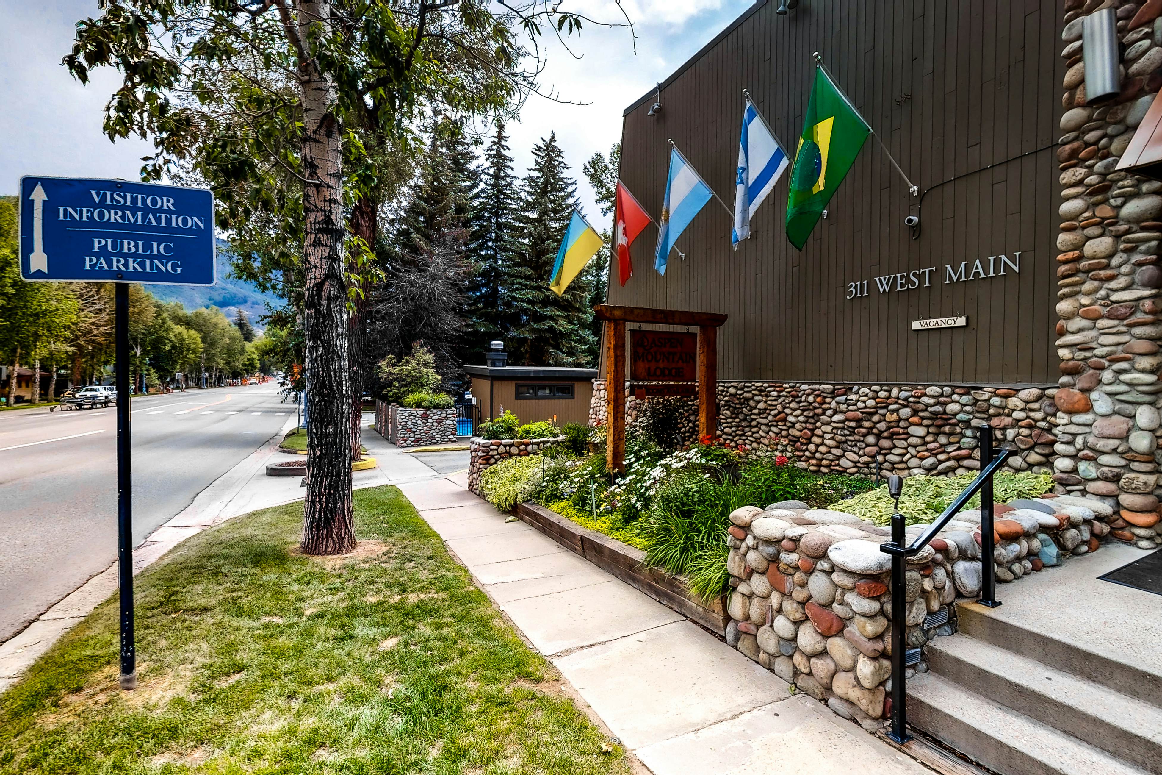 Aspen Mountain Lodge 300