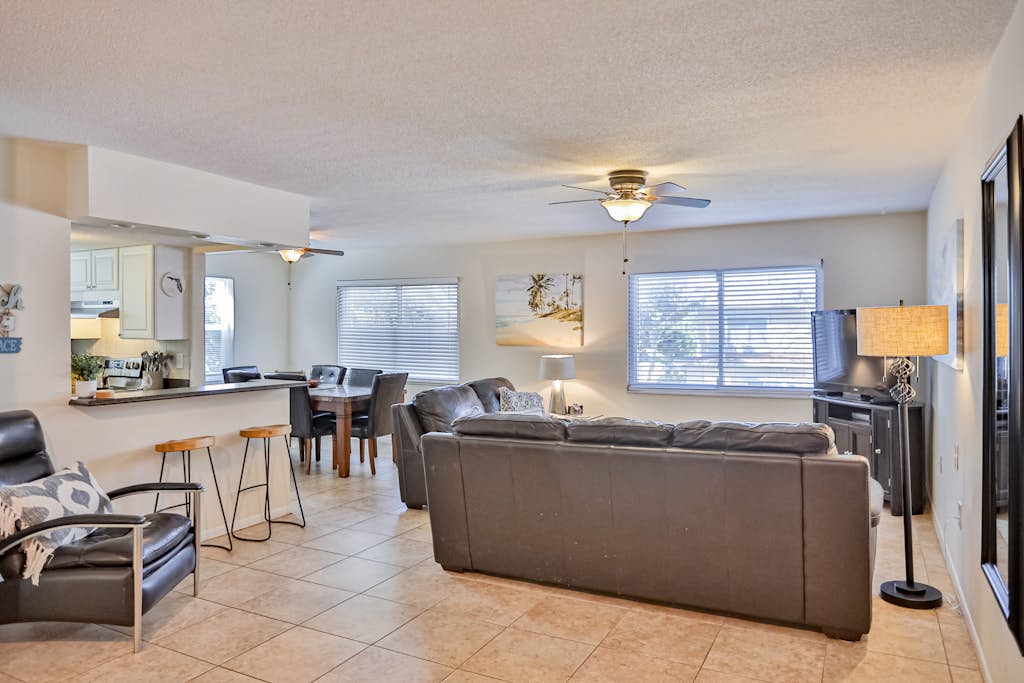 Quiet Waves 20 Condo with Pool Steps to Dining Shopping and St Pete Beach — St. Pete Beach, FL — vacation rental