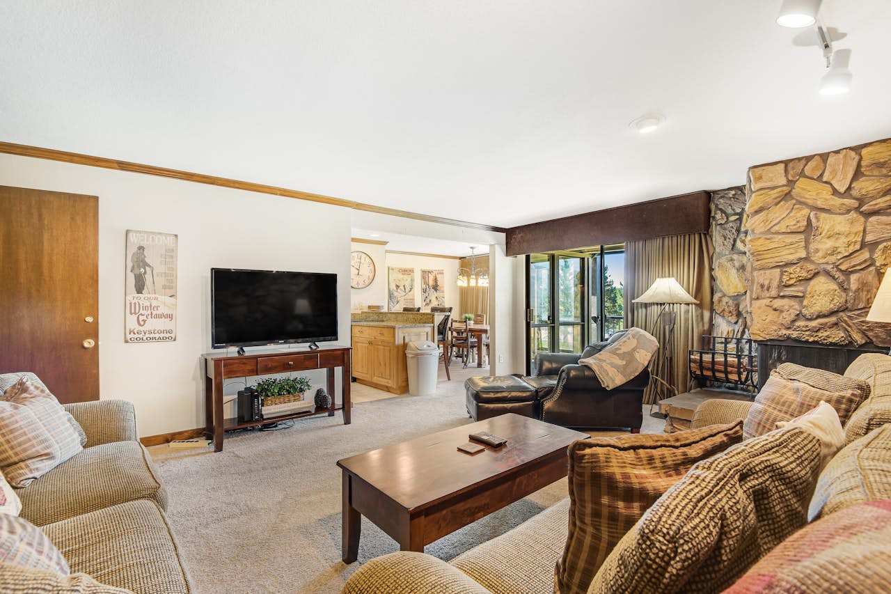 Lake Cliffe 105B 2 BD Dillon, CO Vacation Rental Vacasa