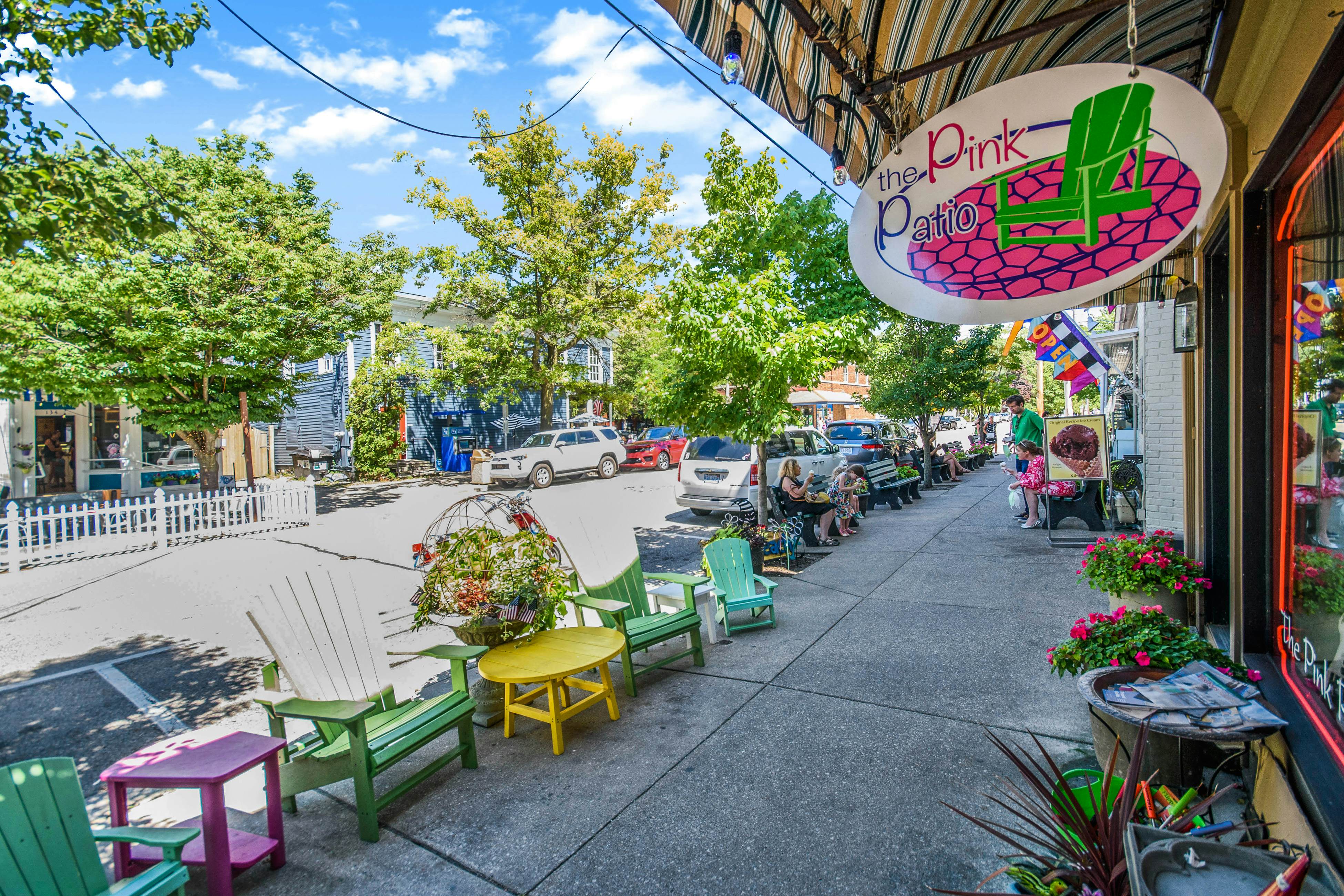 Hoopdee Scootee Suite 1 BD Saugatuck, MI Vacation Rental Vacasa