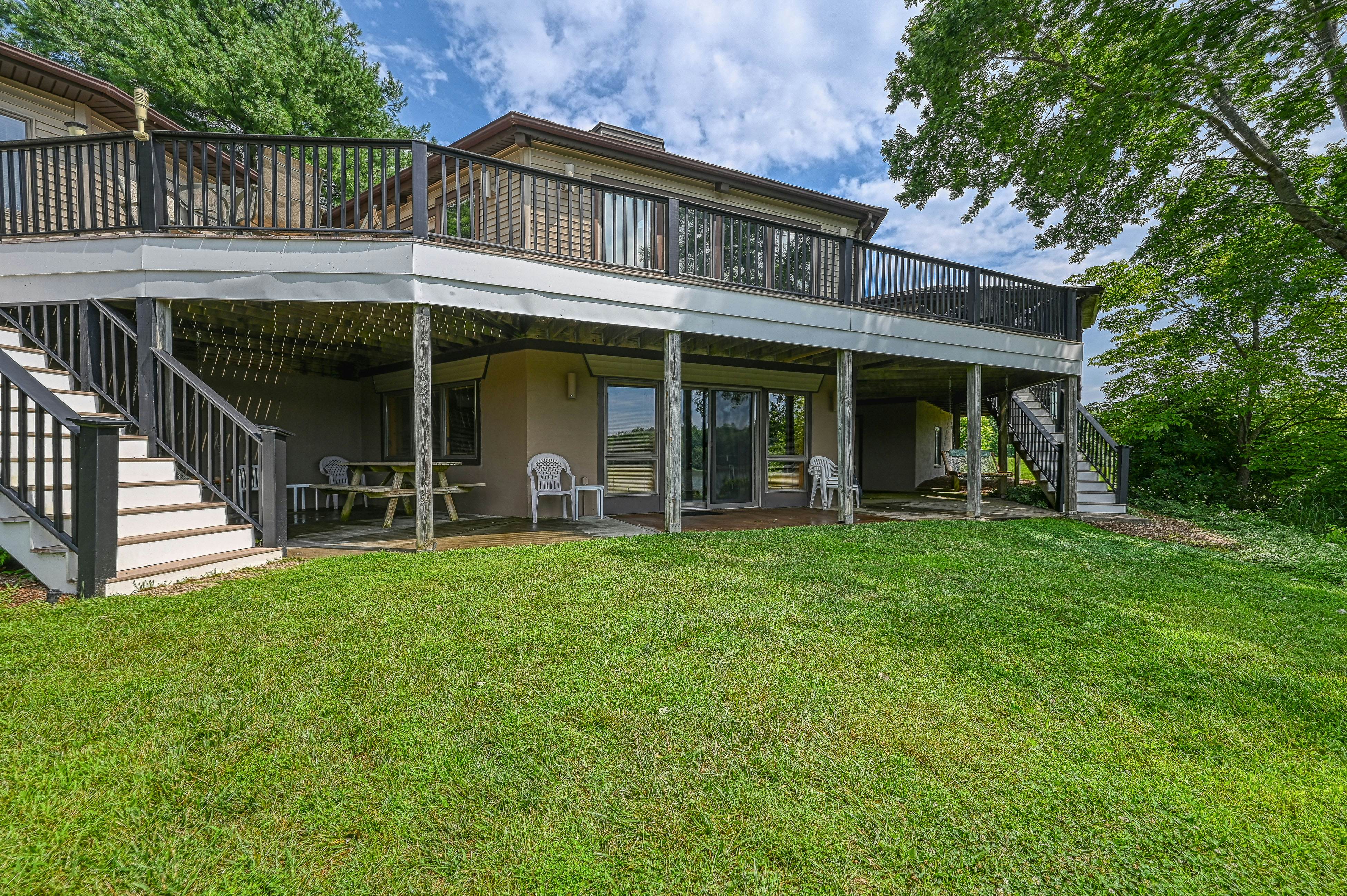 Flying Moose Lodge at Lake Anna