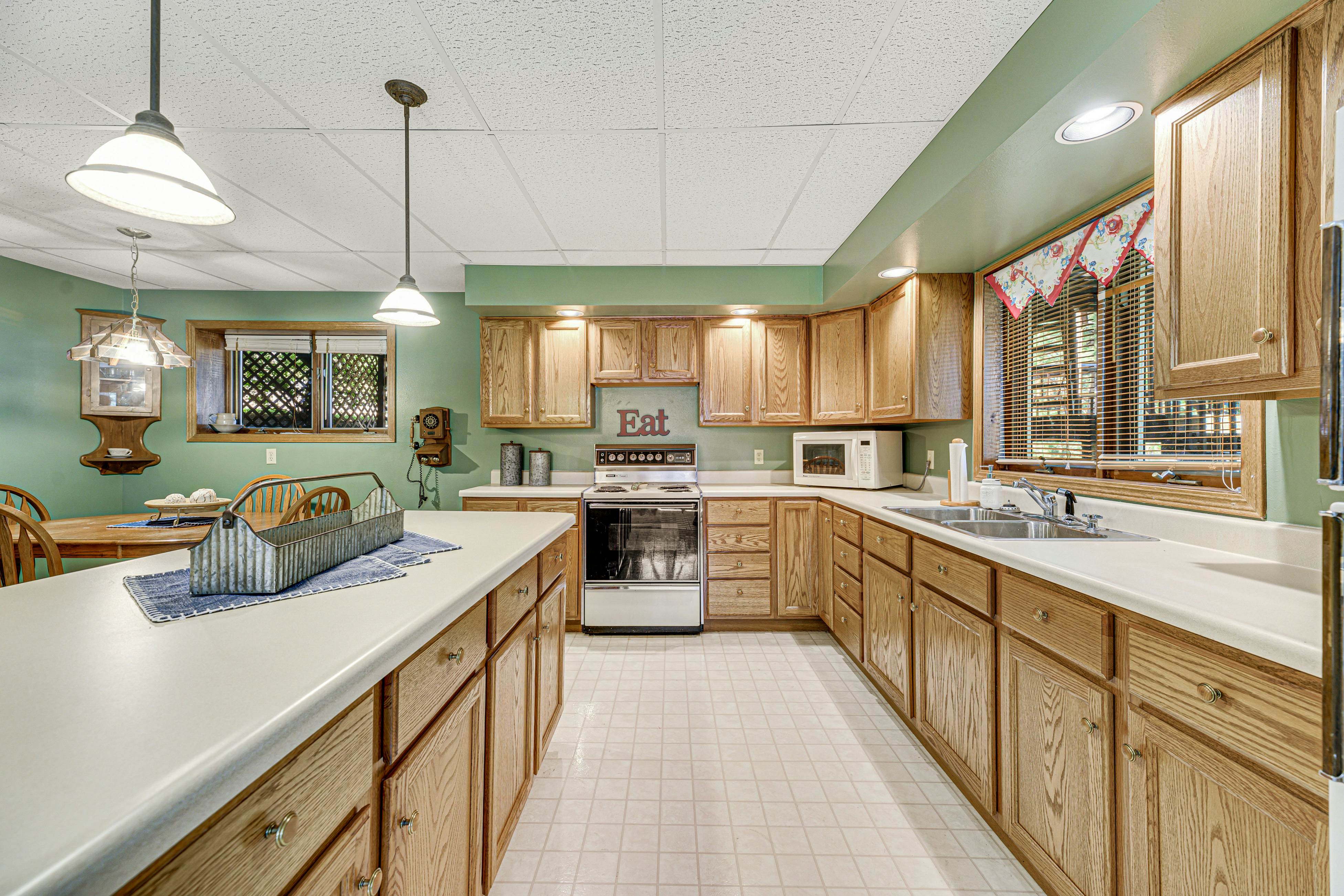 Crooked Canyon Lodge