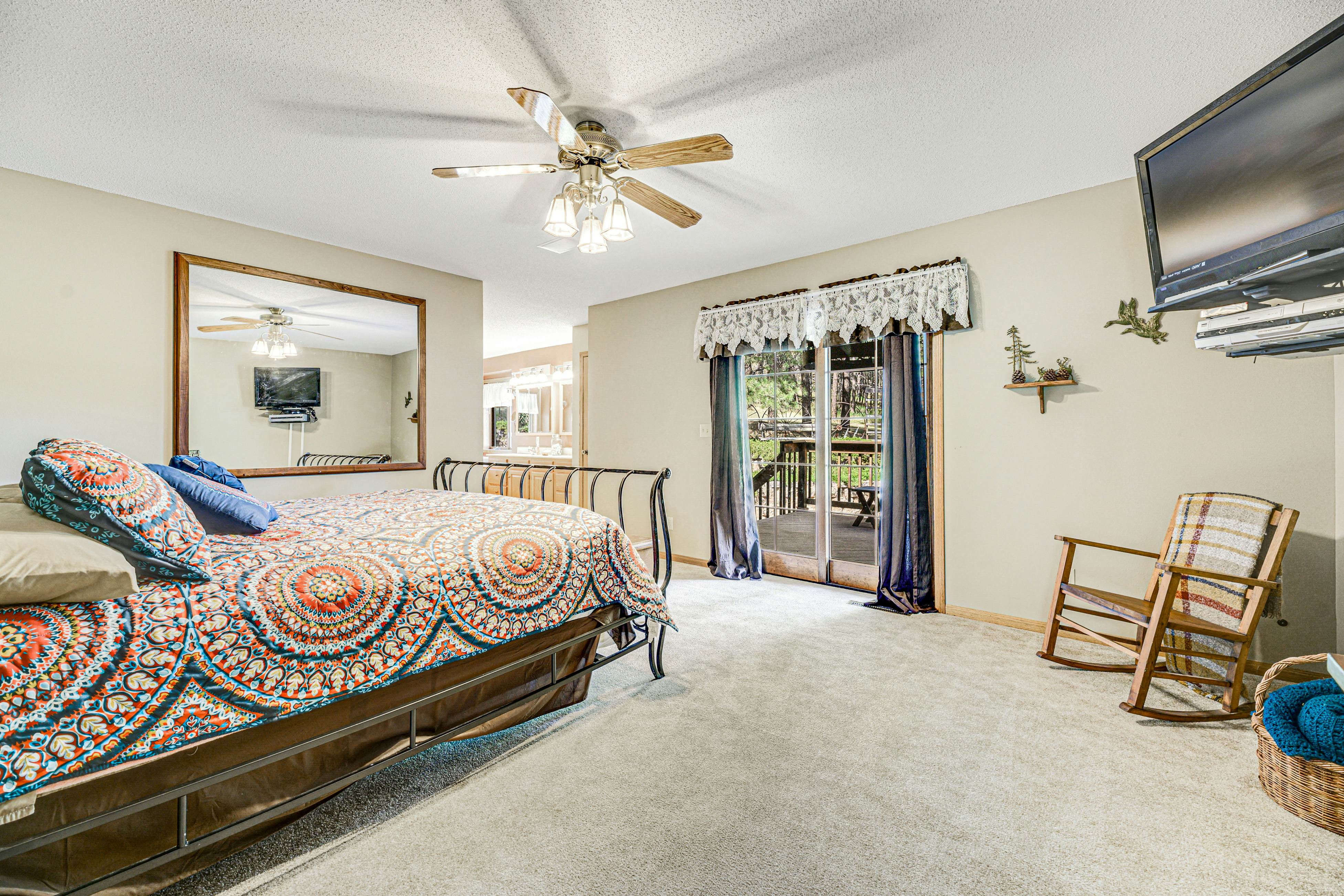 Crooked Canyon Lodge