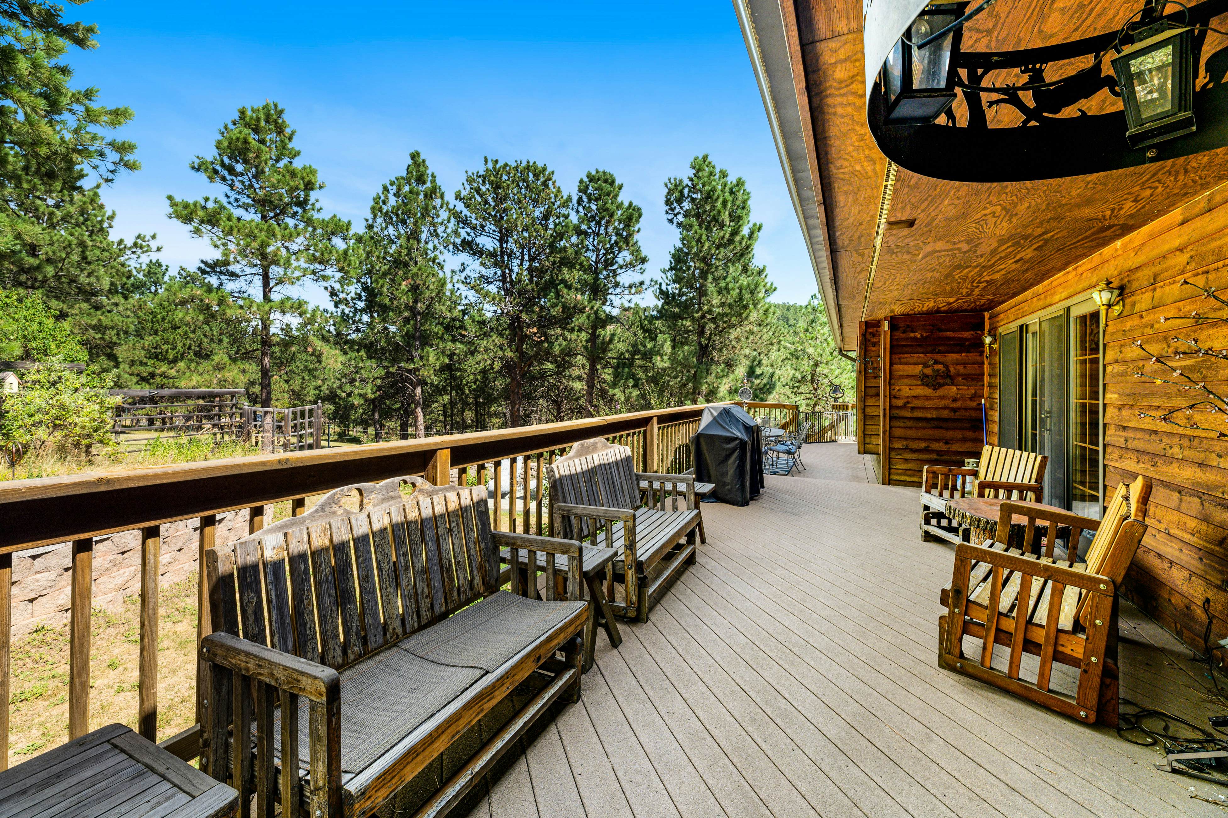 Crooked Canyon Lodge