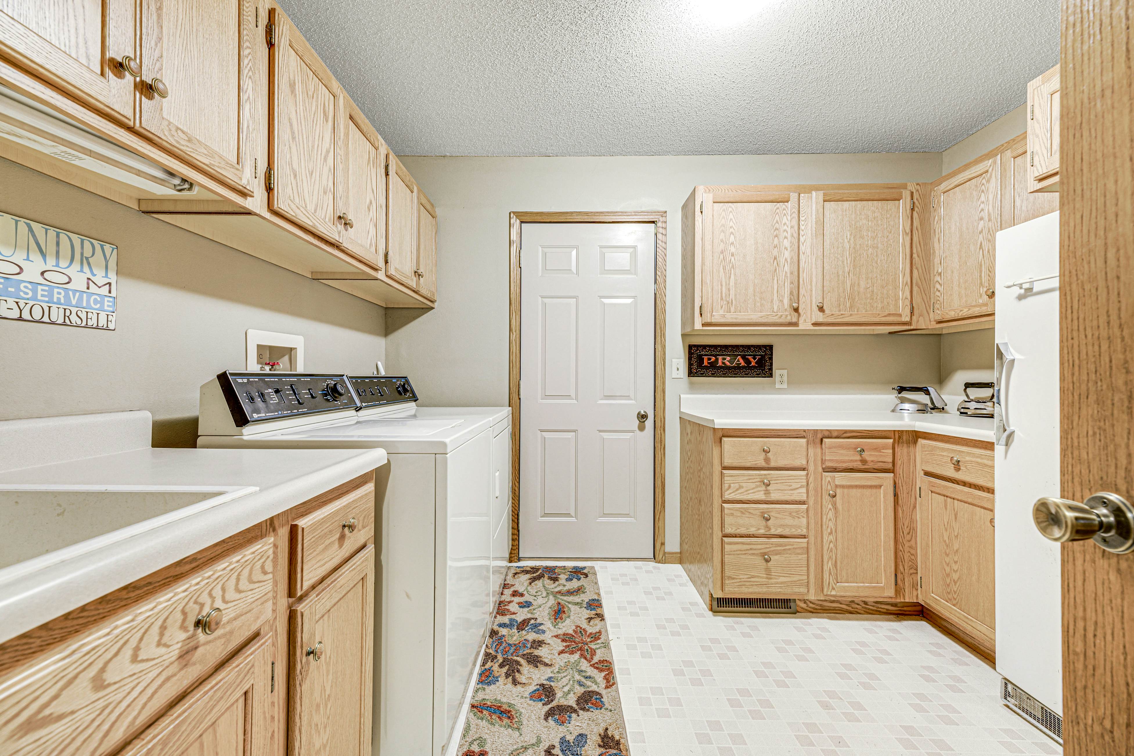 Crooked Canyon Lodge