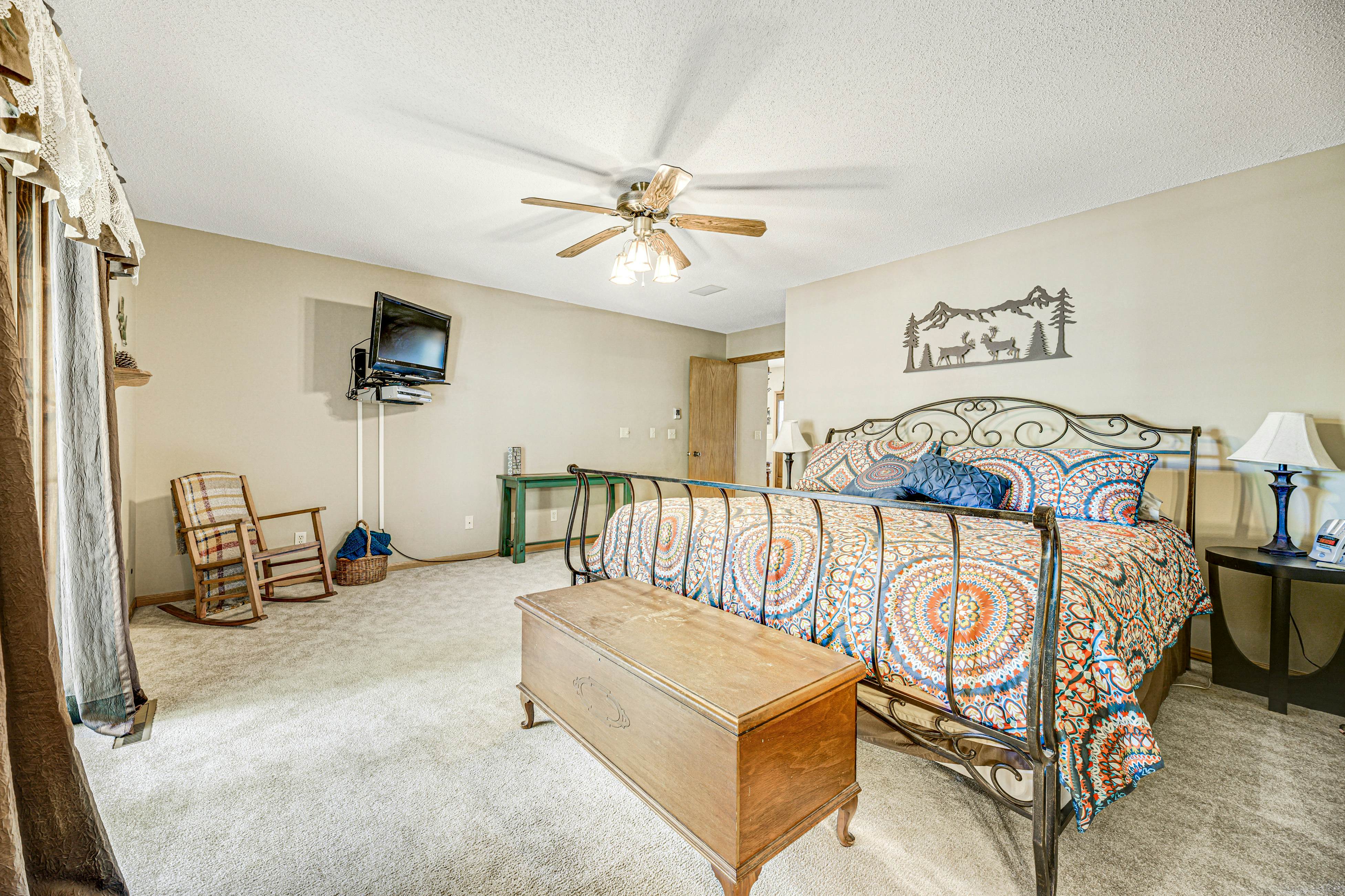 Crooked Canyon Lodge