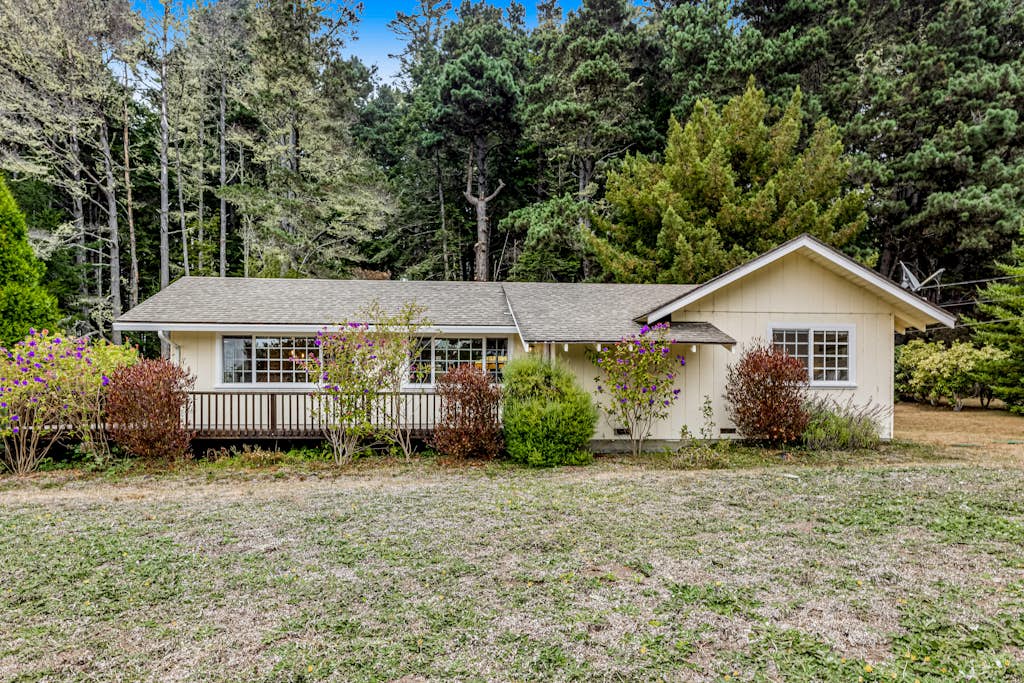 Sunny getaway with hot tub, yard & beach trail — Mendocino, CA — vacation rental