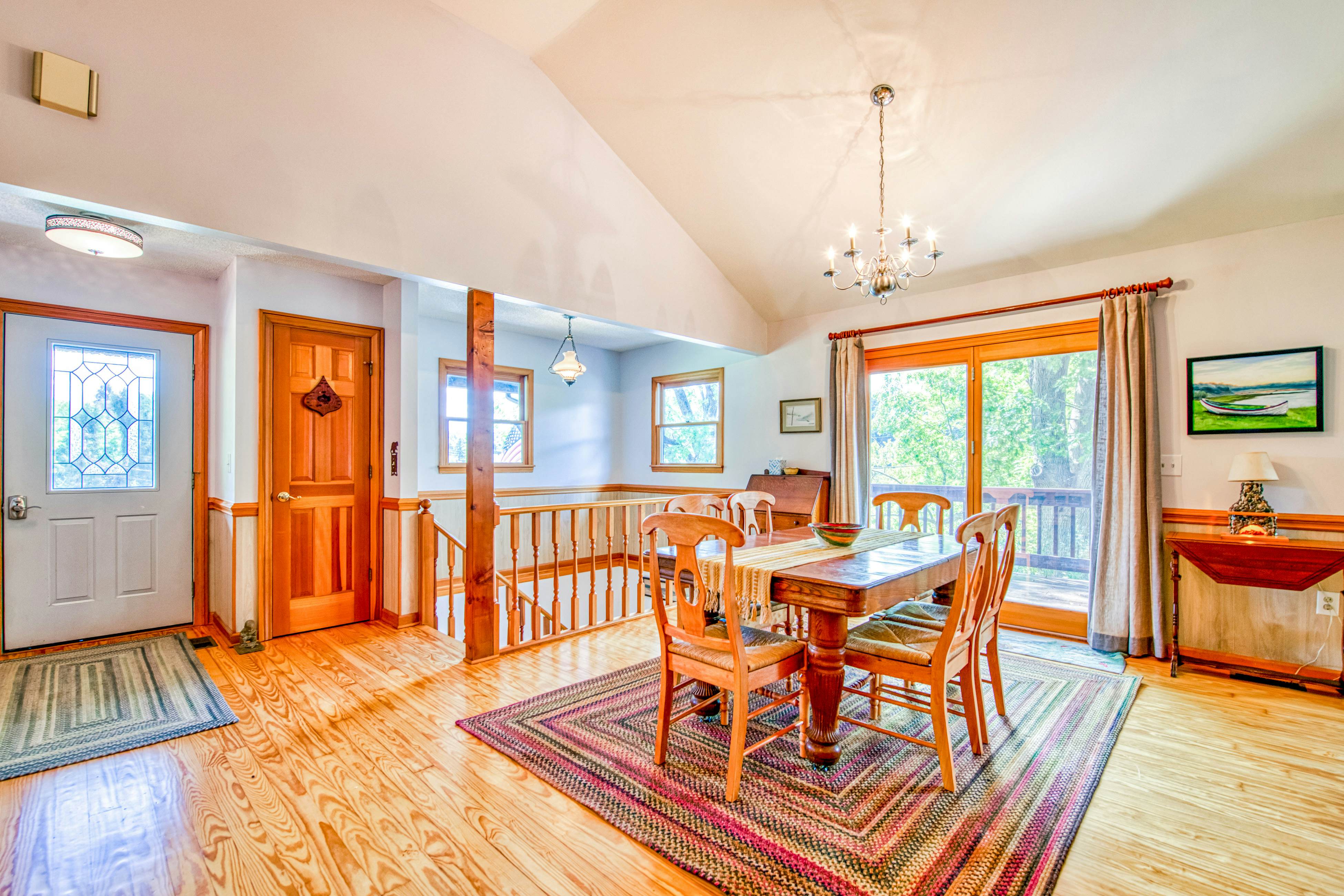 Lakeshore Treetops 4 BD Lake Junaluska, NC Vacation Rental Vacasa