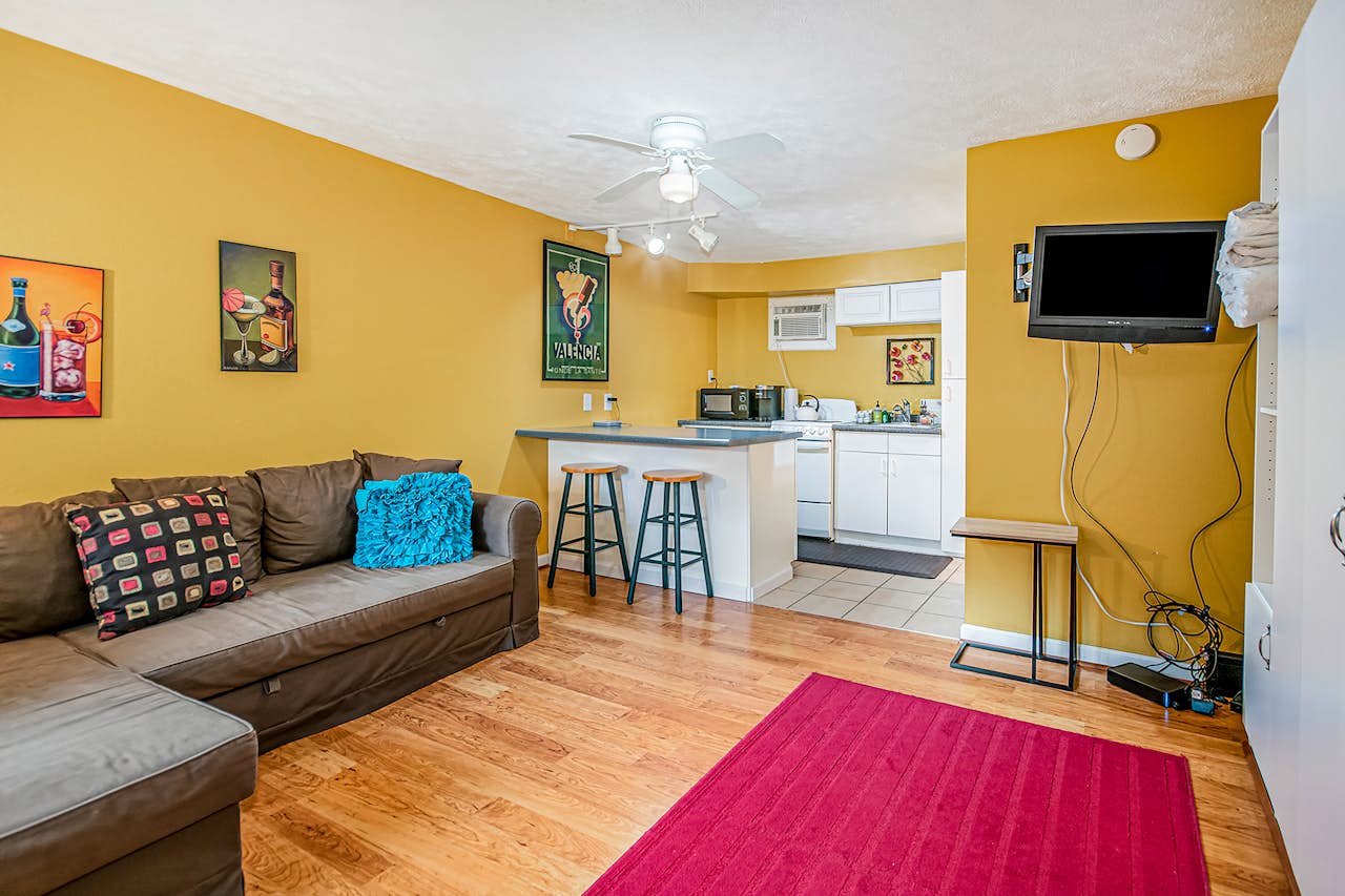 Arrowhead Resort Canary Condo 0 BD Saugatuck, MI Vacation Rental Vacasa