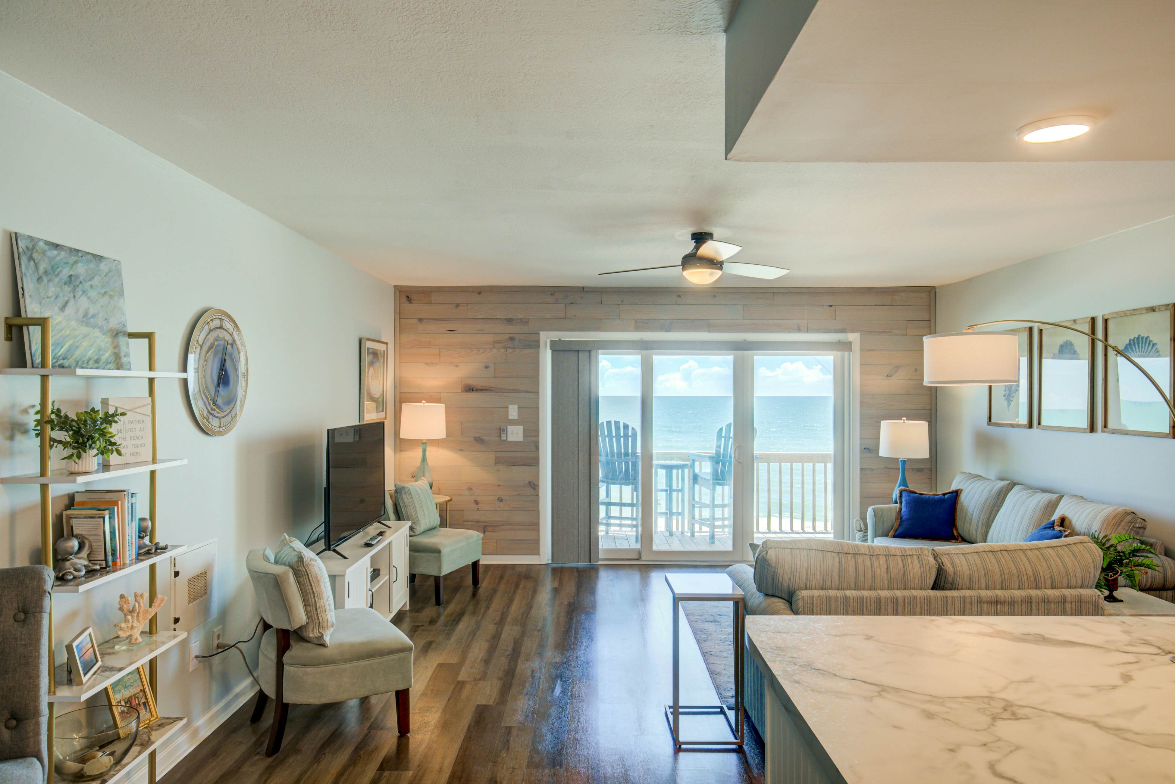 Surf Condo 825 1 BD Surf City, NC Vacation Rental Vacasa