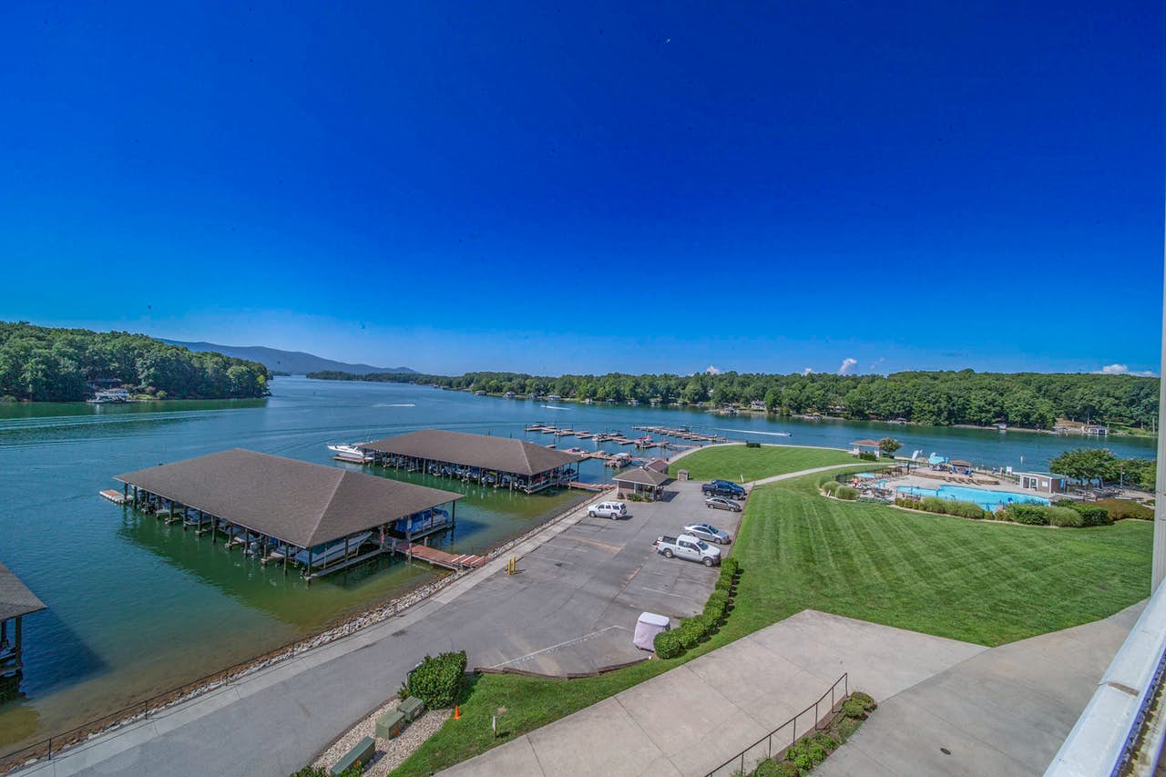 A Reel Good Time 2 BD Huddleston, VA Vacation Rental Vacasa