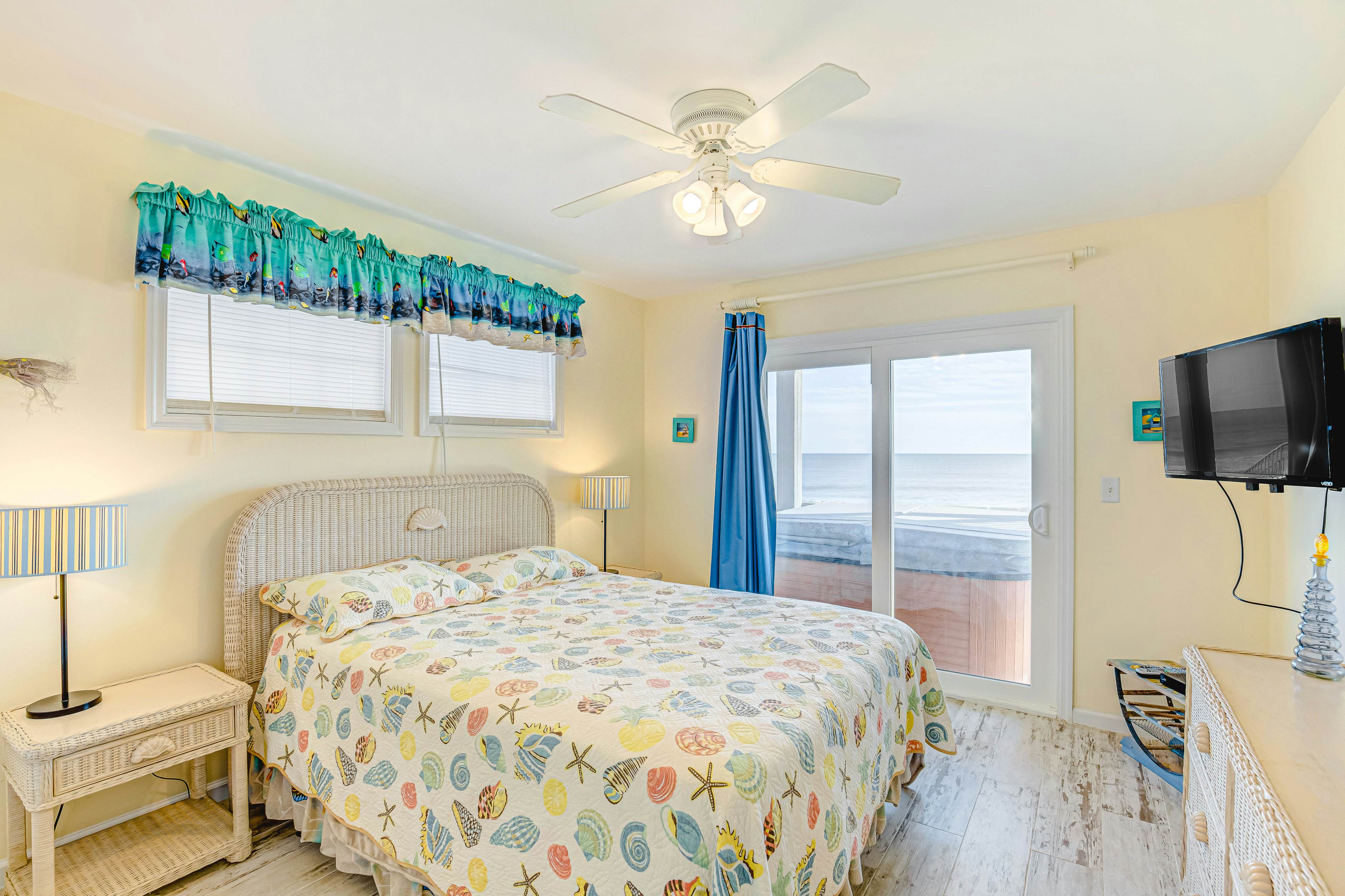 Dolphin Lookout 4 BD North Topsail Beach, NC Vacation Rental Vacasa