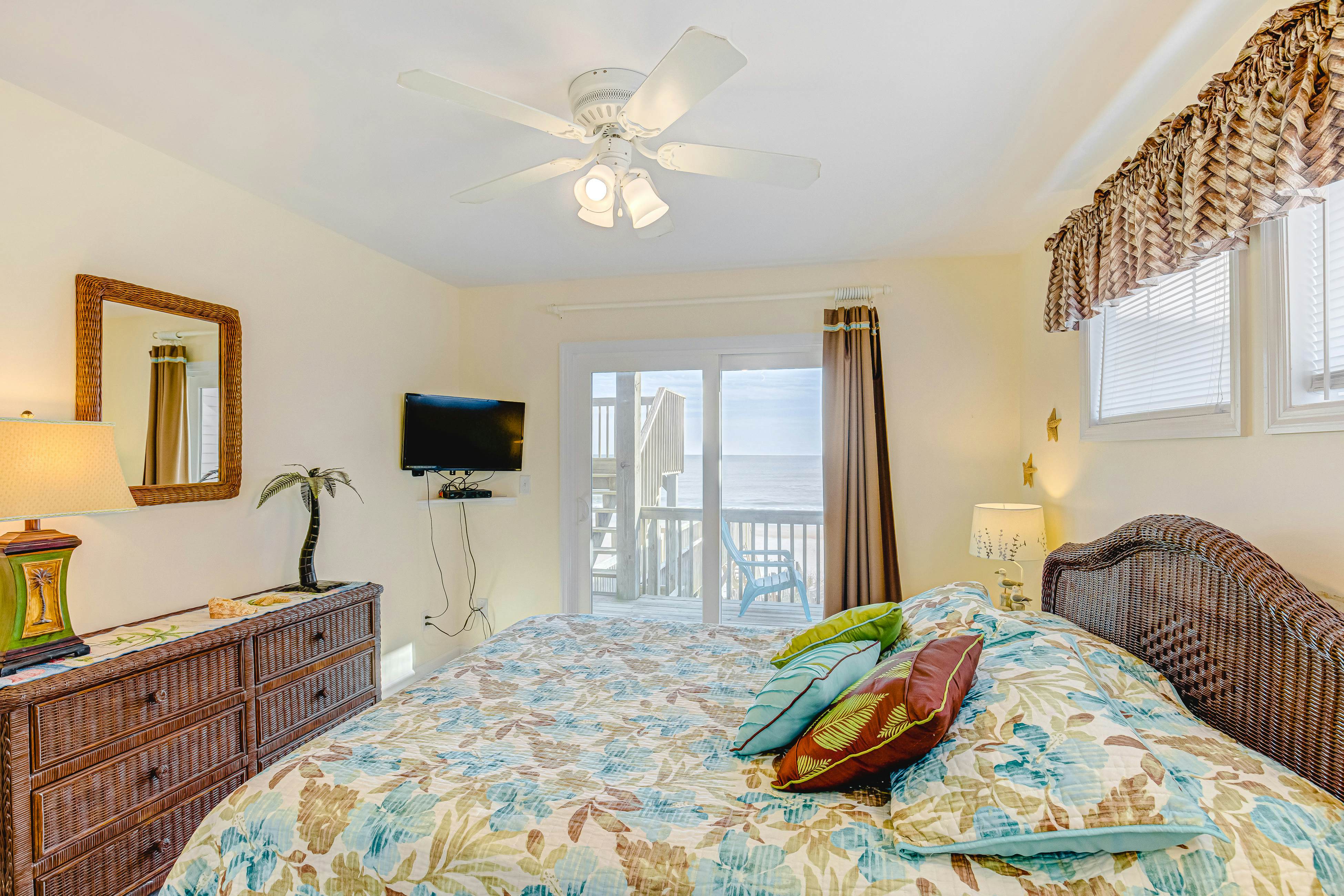 Dolphin Lookout 4 BD North Topsail Beach, NC Vacation Rental Vacasa