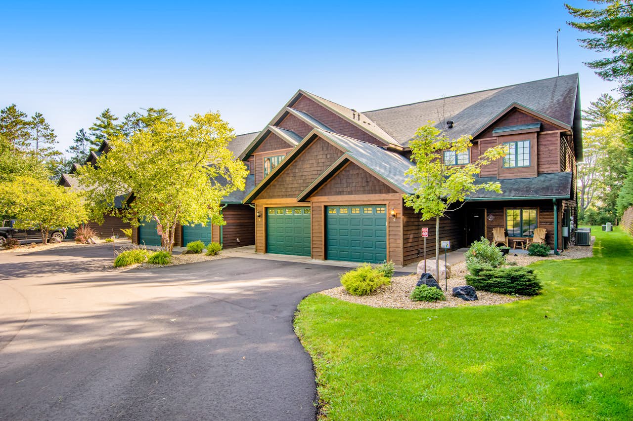 On Da Water Copperwood unit 6 3 BD Eagle River, WI Vacation Rental