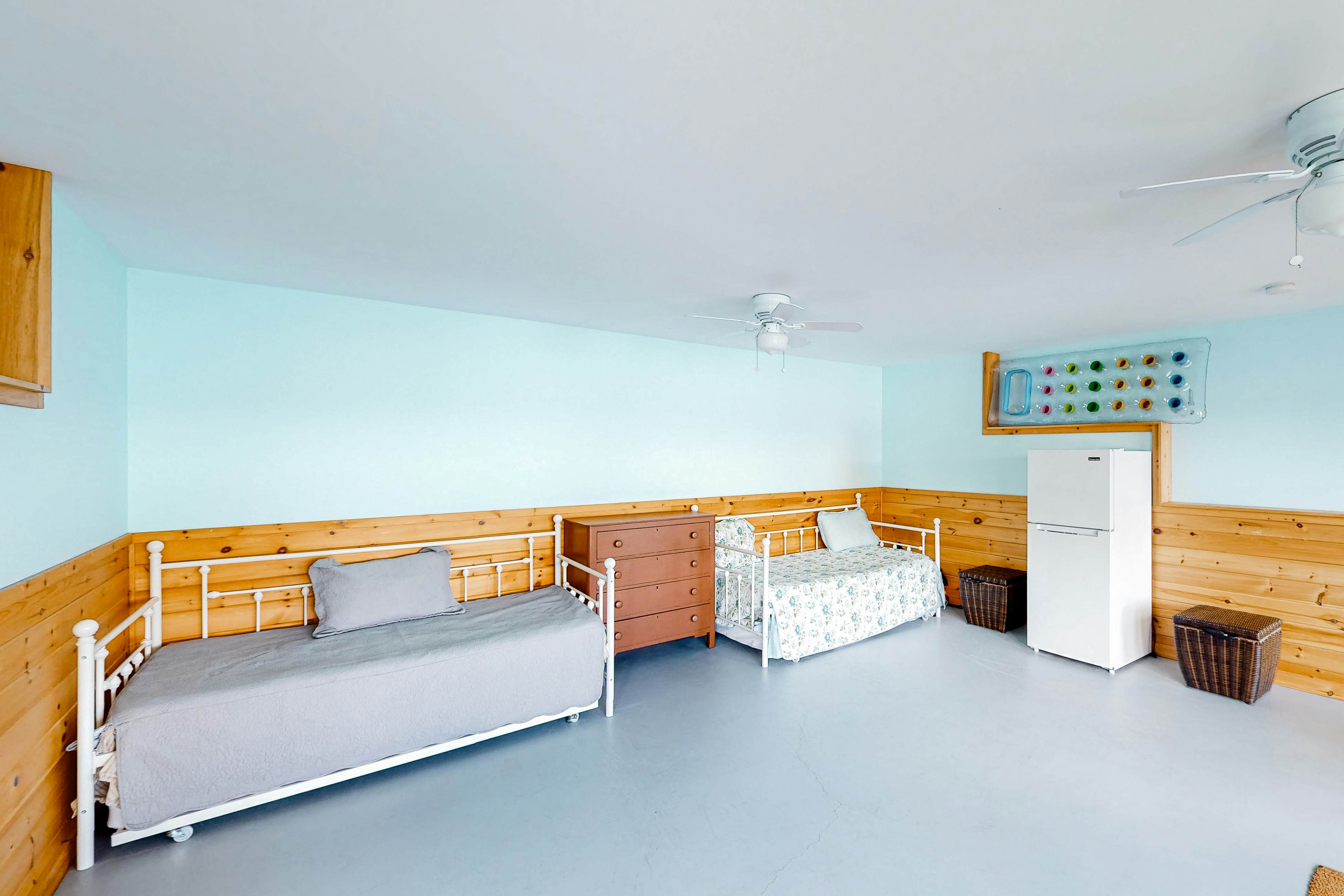 Lakefront Retreat 4 BD Naples, ME Vacation Rental Vacasa