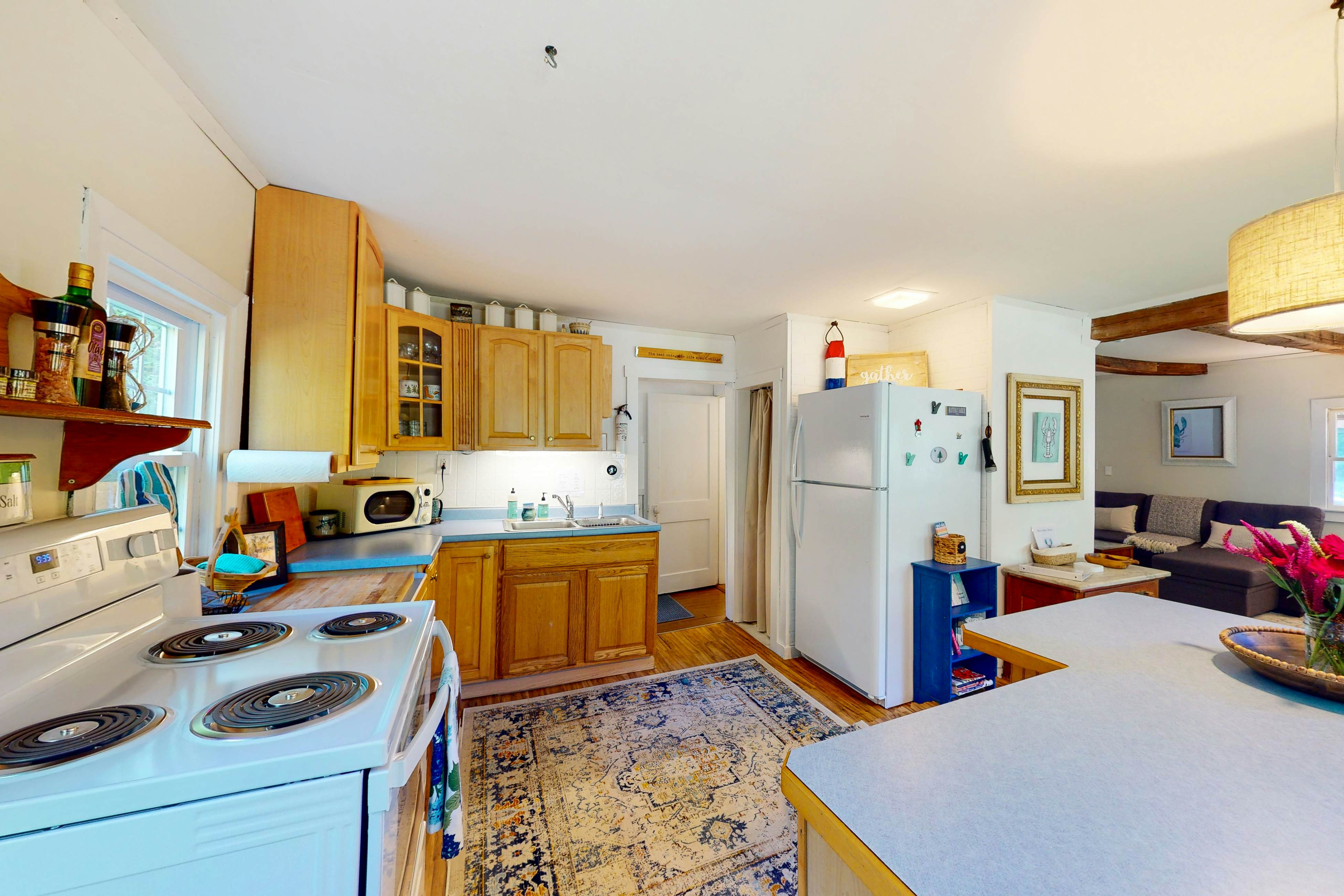 Lobster Cove Cottage 2 BD Boothbay Harbor, ME Vacation Rental Vacasa