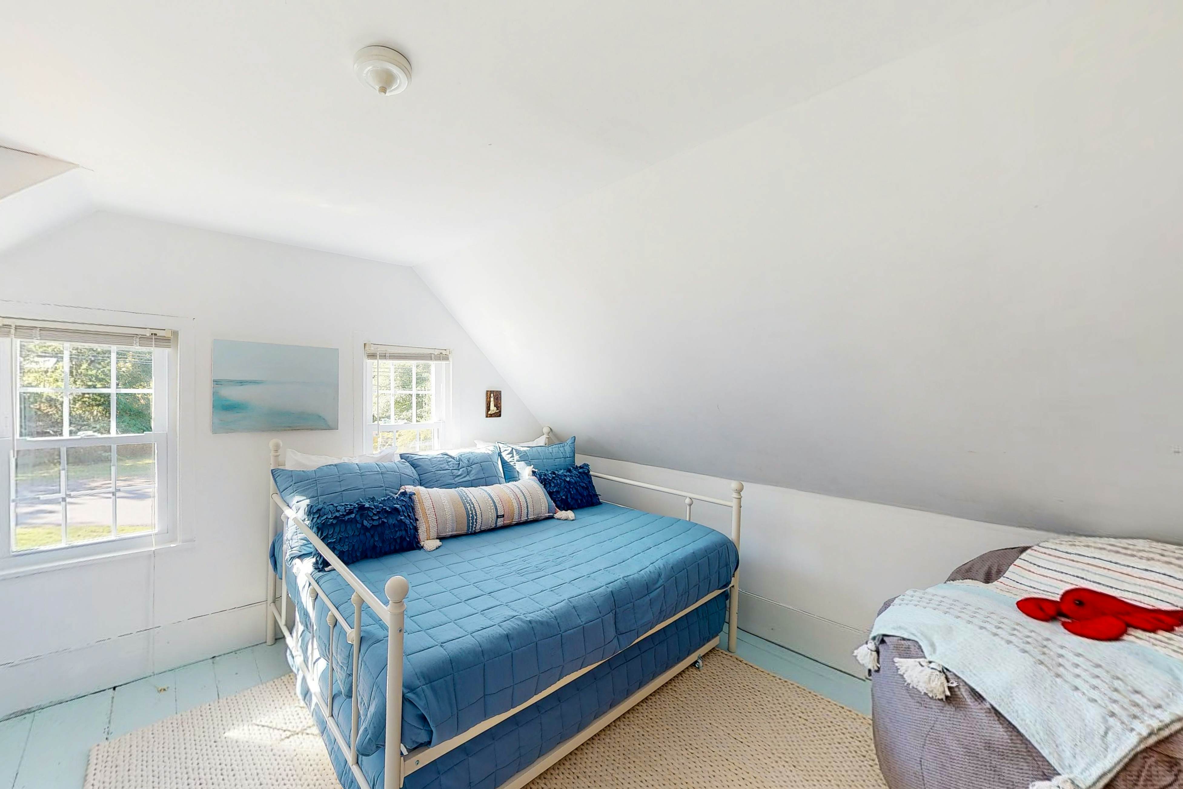 Lobster Cove Cottage 2 BD Boothbay Harbor, ME Vacation Rental Vacasa