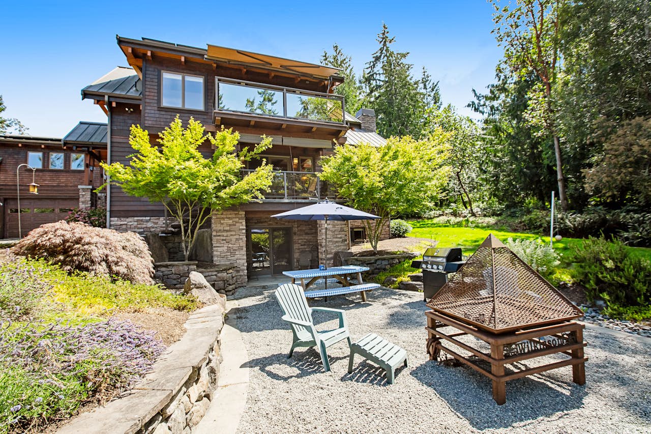 Bainbridge Island Timber Retreat 3 BD Bainbridge Island, WA Vacation