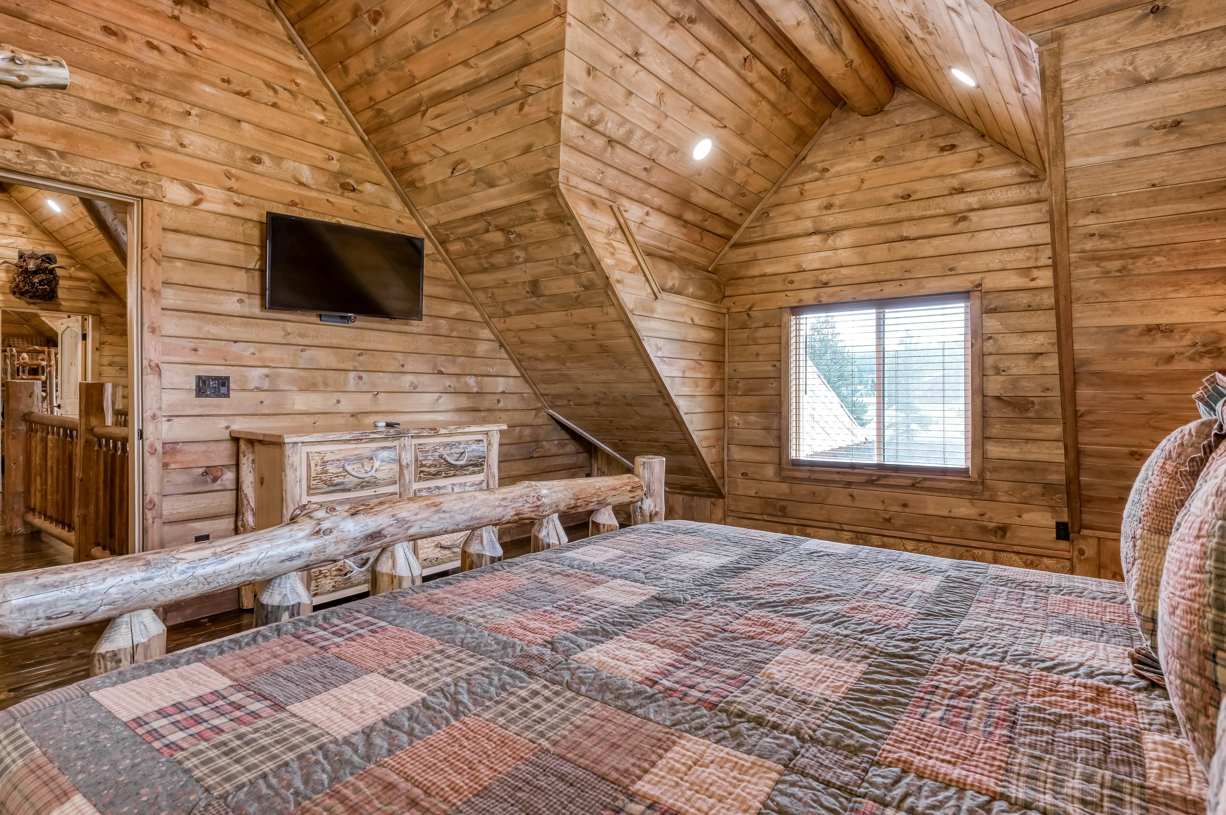 Railway River Retreat RRR 6 BD South Fork, CO Vacation Rental Vacasa