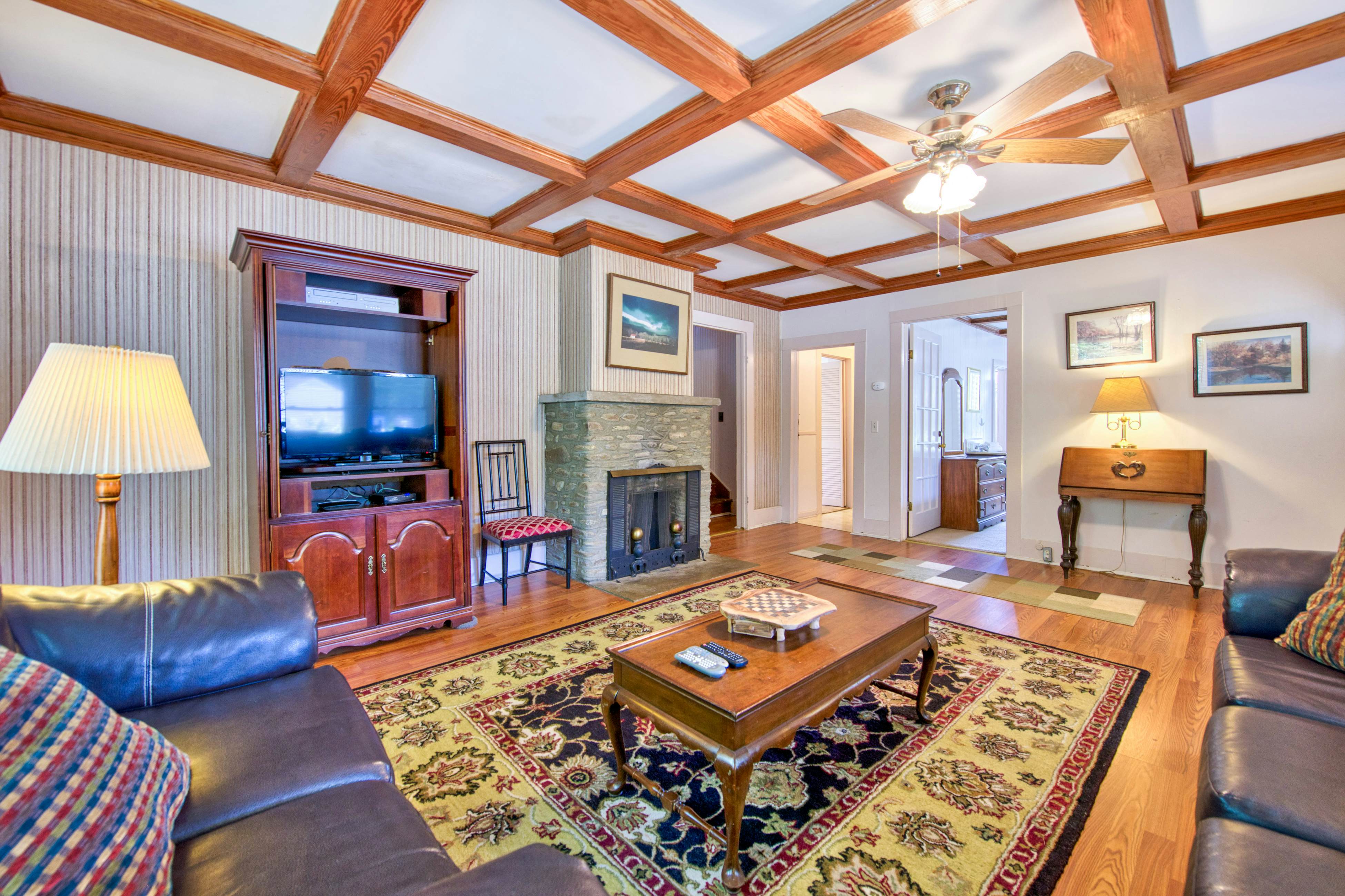 Brookside Lodge 11 BD Lake Junaluska, NC Vacation Rental Vacasa