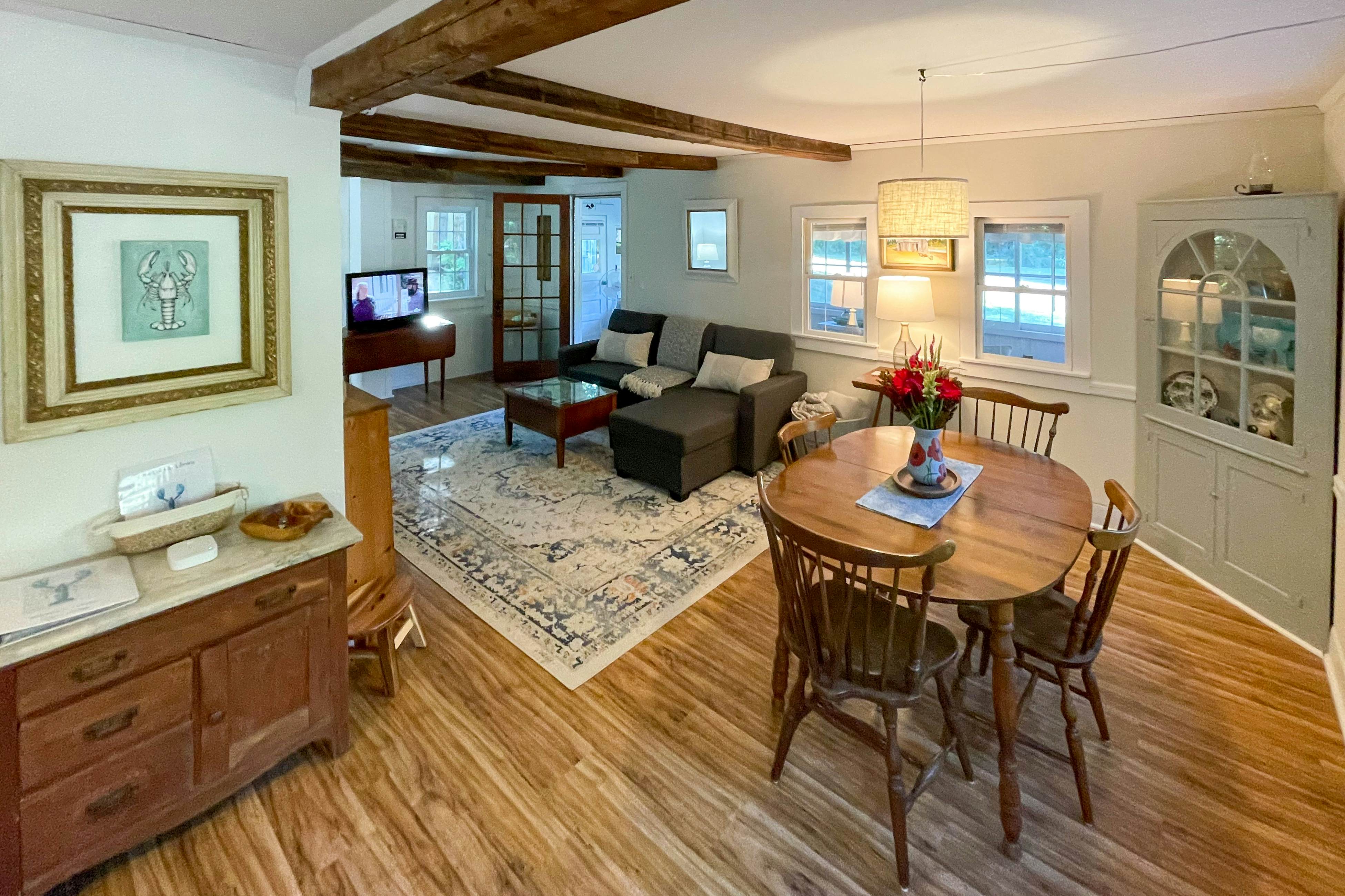 Lobster Cove Cottage 2 BD Boothbay Harbor, ME Vacation Rental Vacasa