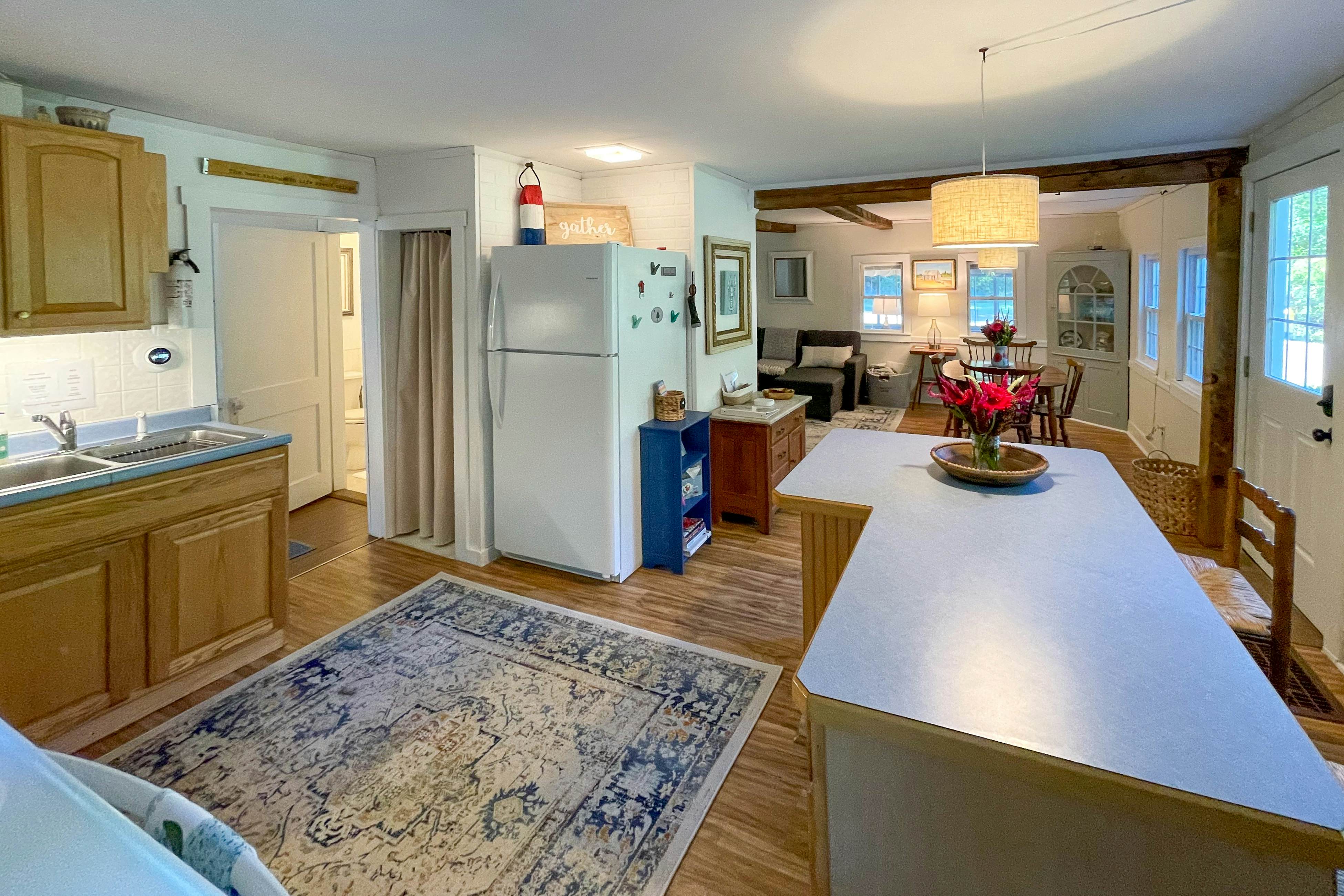 Lobster Cove Cottage 2 BD Boothbay Harbor, ME Vacation Rental Vacasa