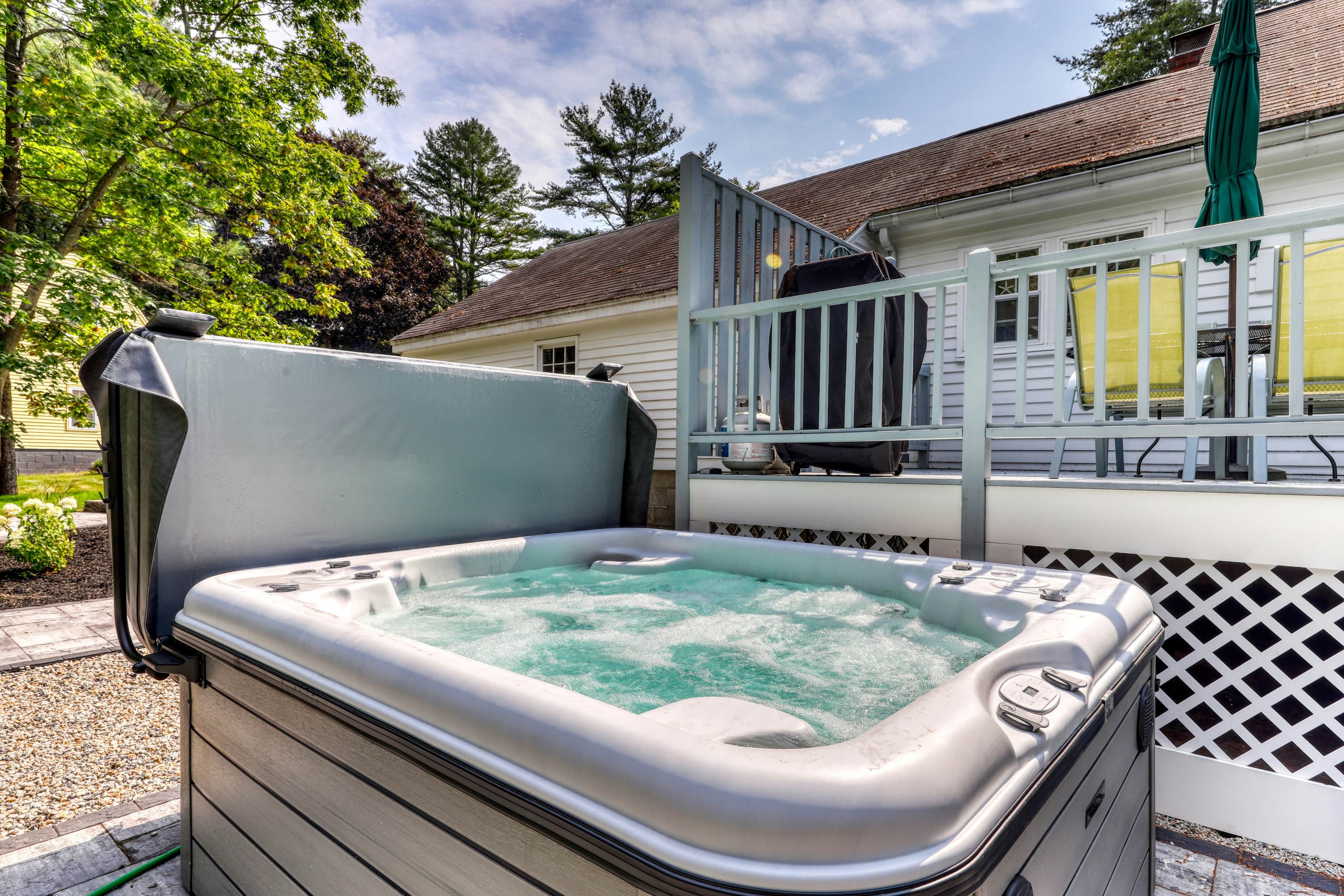 Kennebunk Family Cottage With Crib