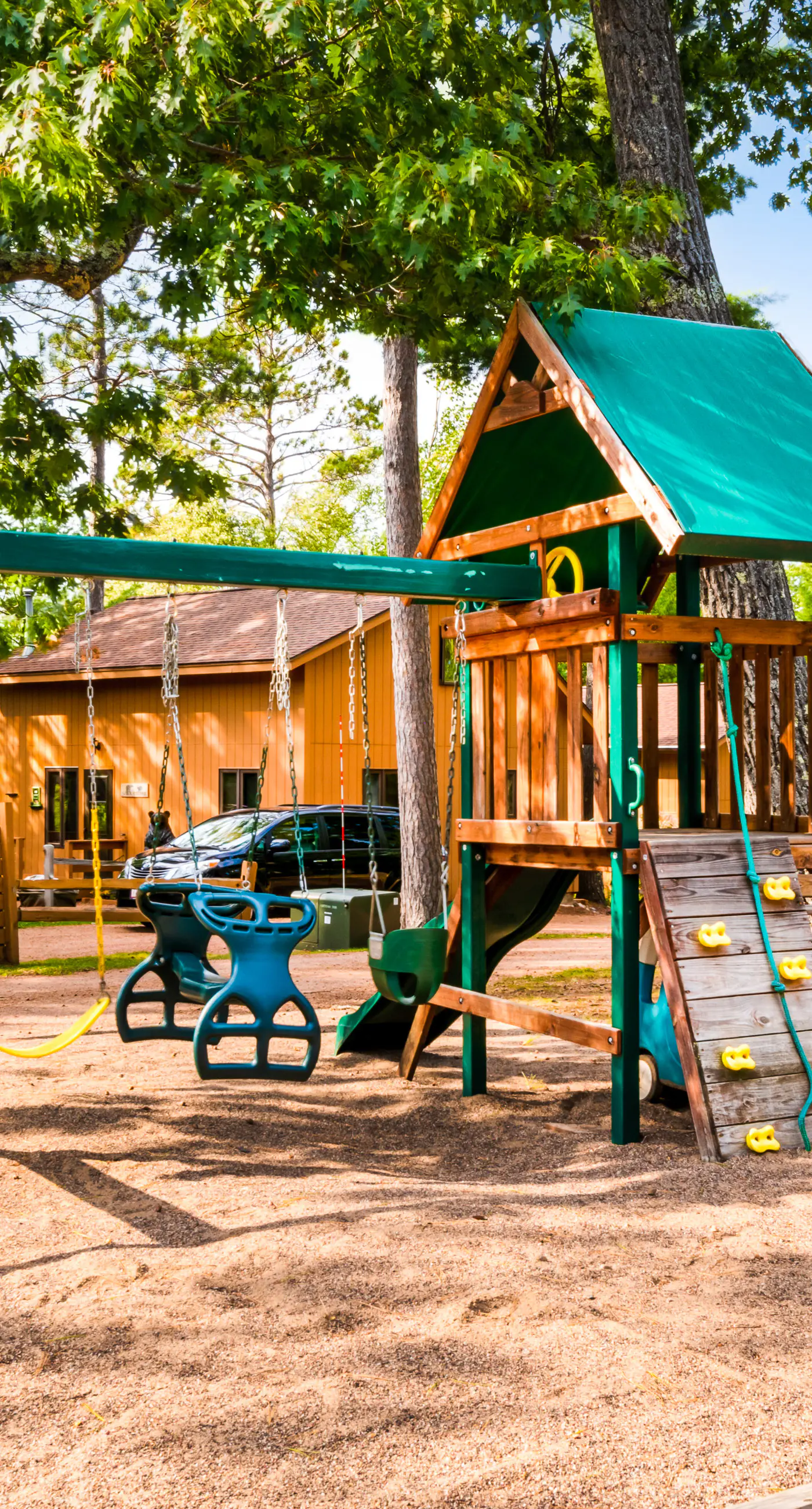 Wildcat Lodge 5 BD Presque Isle, WI Vacation Rental Vacasa