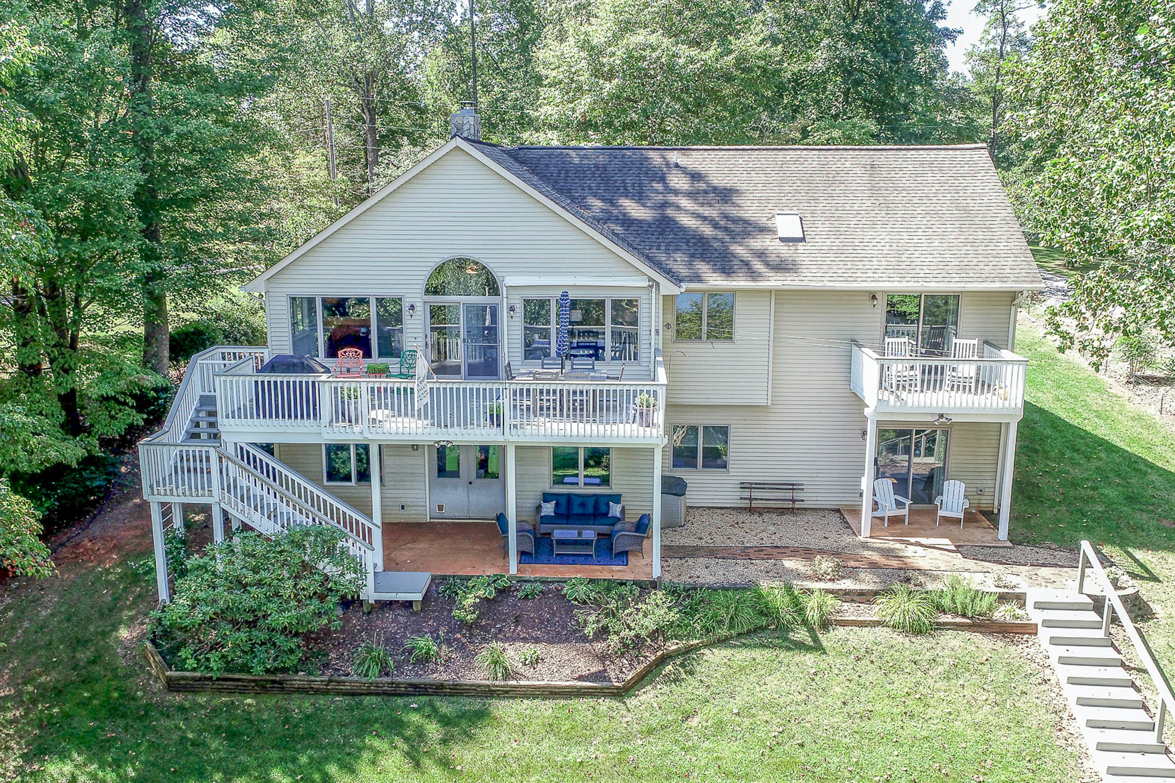 The Lake House on Sunset Point
