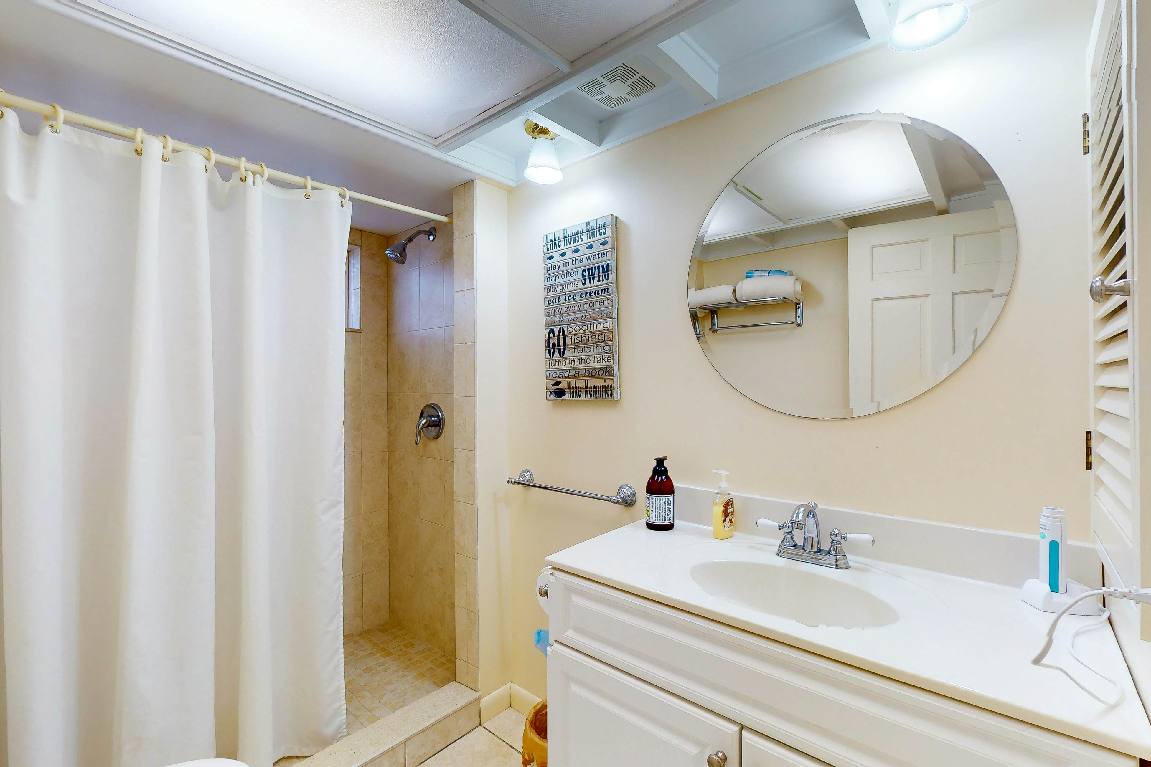 Perfect Family Getaway Minge Cove Alton 4 BD Alton, NH Vacation Rental Vacasa