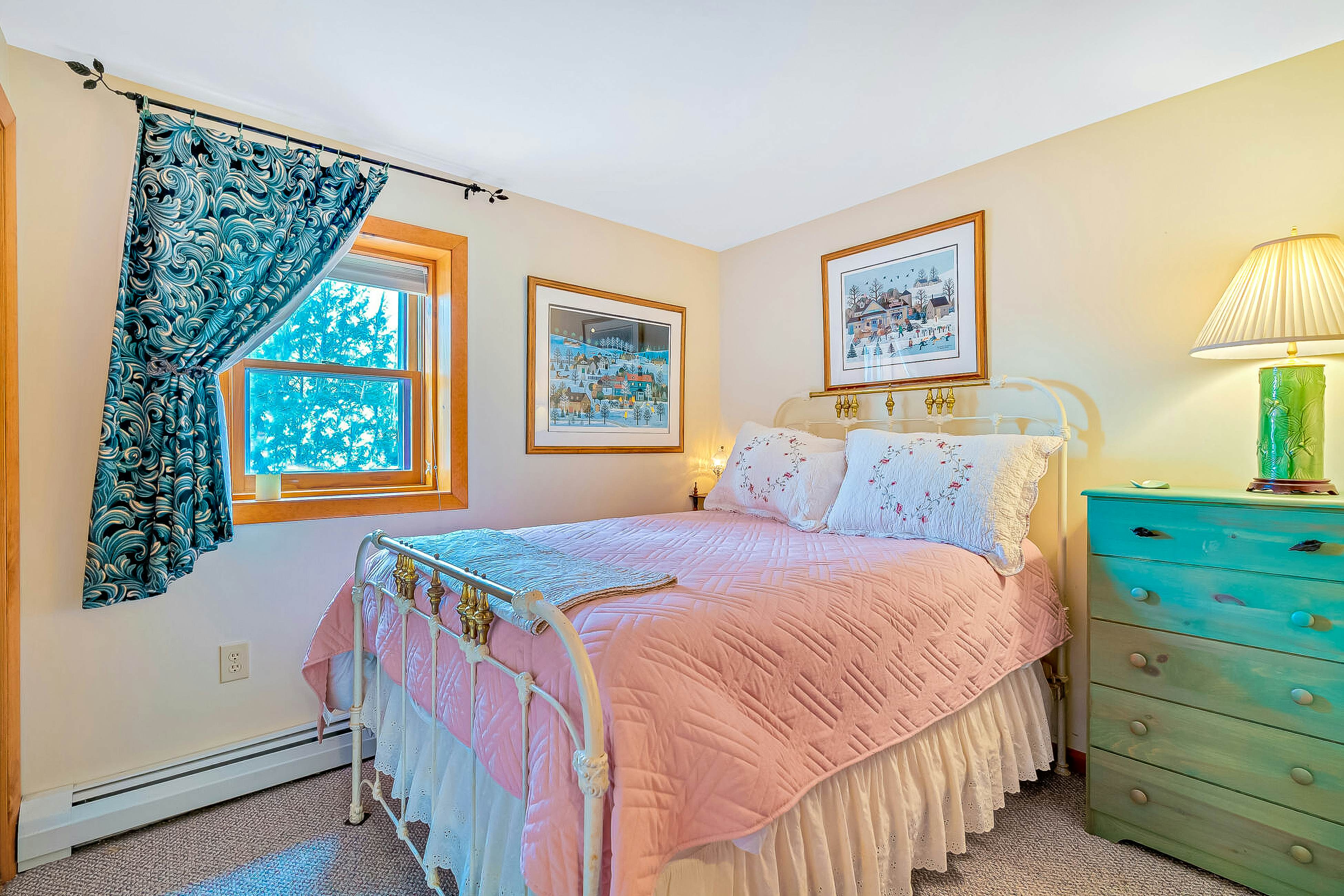 Wood Road Retreat 3 BD Quechee, VT Vacation Rental Vacasa