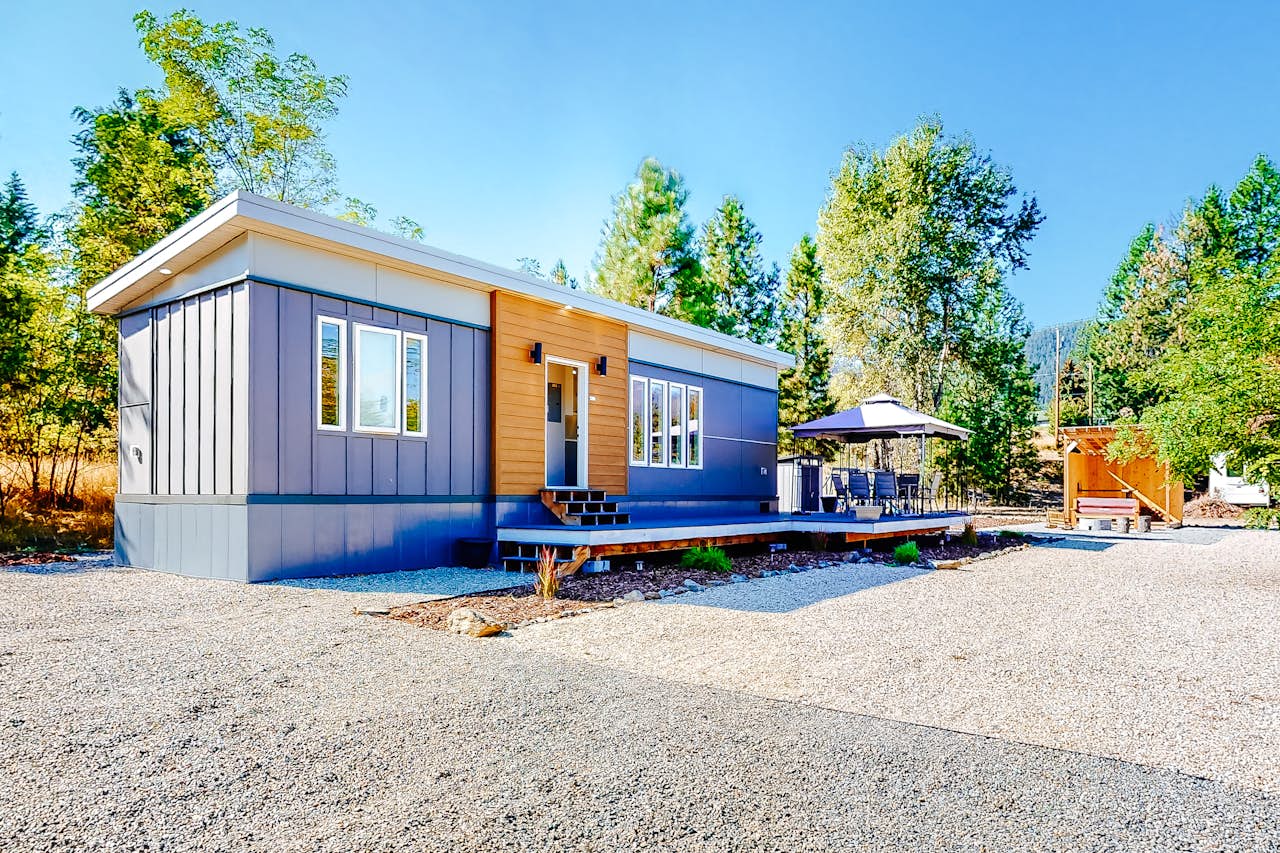 Benniger Bungalow 1 BD Christina Lake, BC Vacation Rental Vacasa