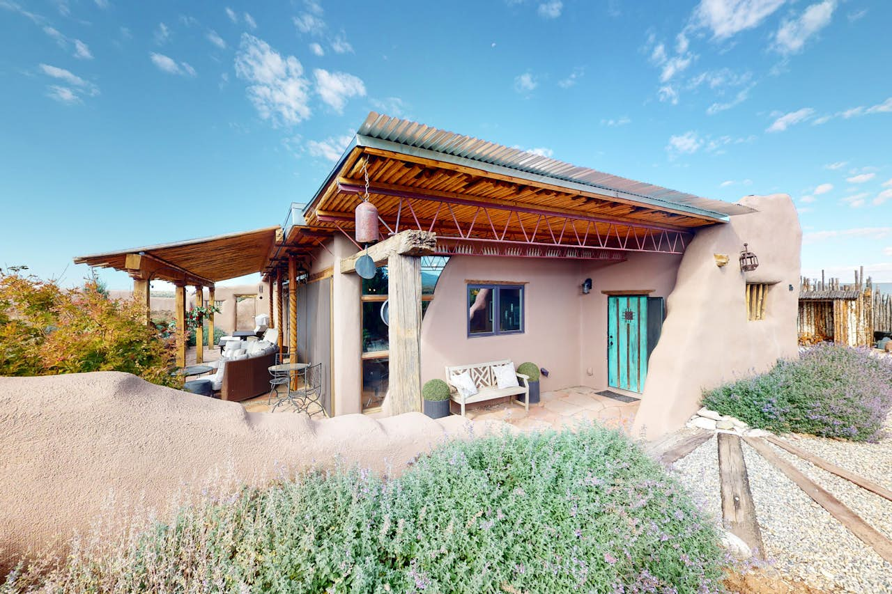 Casa de Taos, 3 BD Arroyo Hondo, NM Vacation Rental