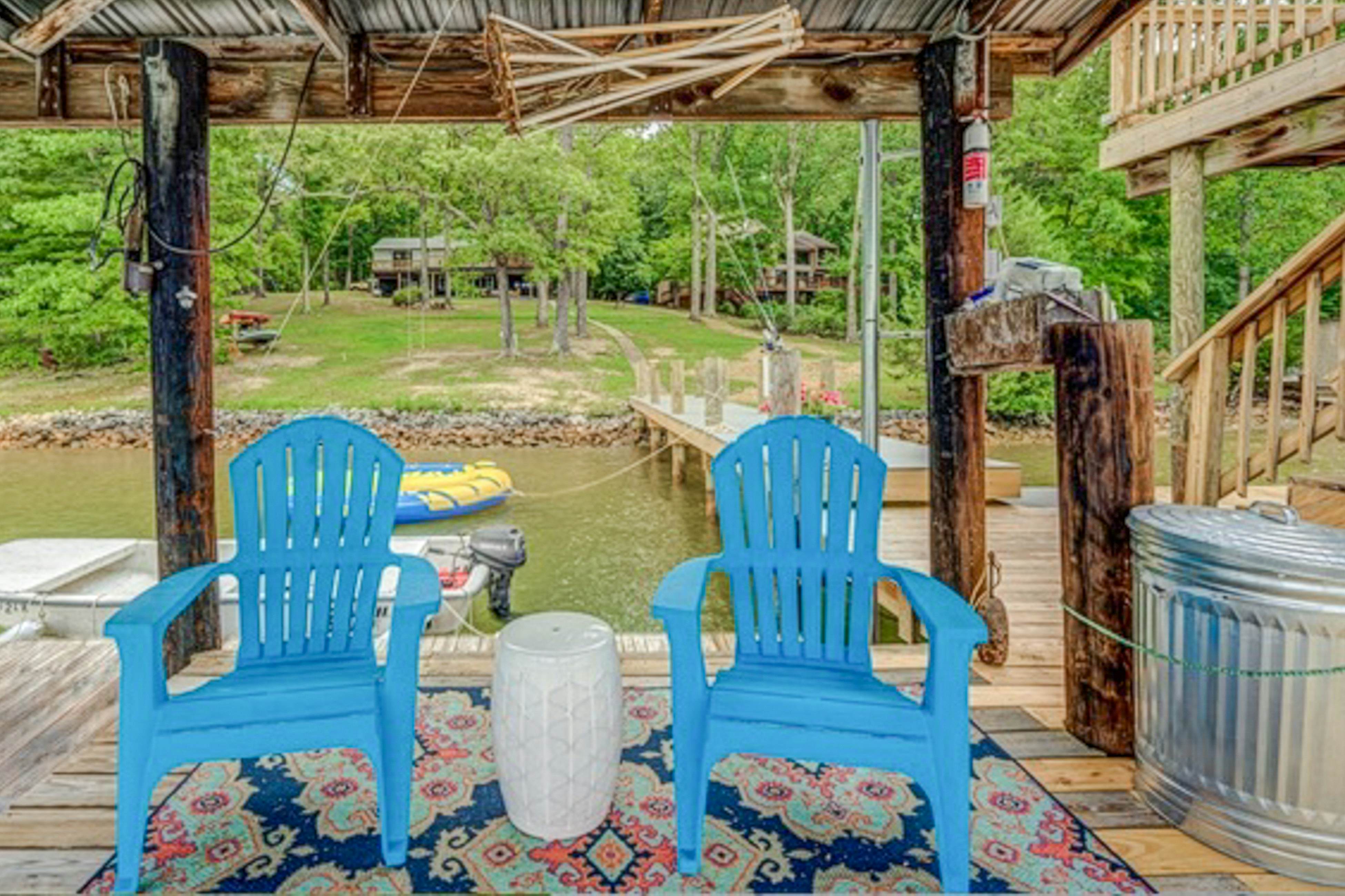 The Anchor 3 BD Huddleston, VA Vacation Rental Vacasa