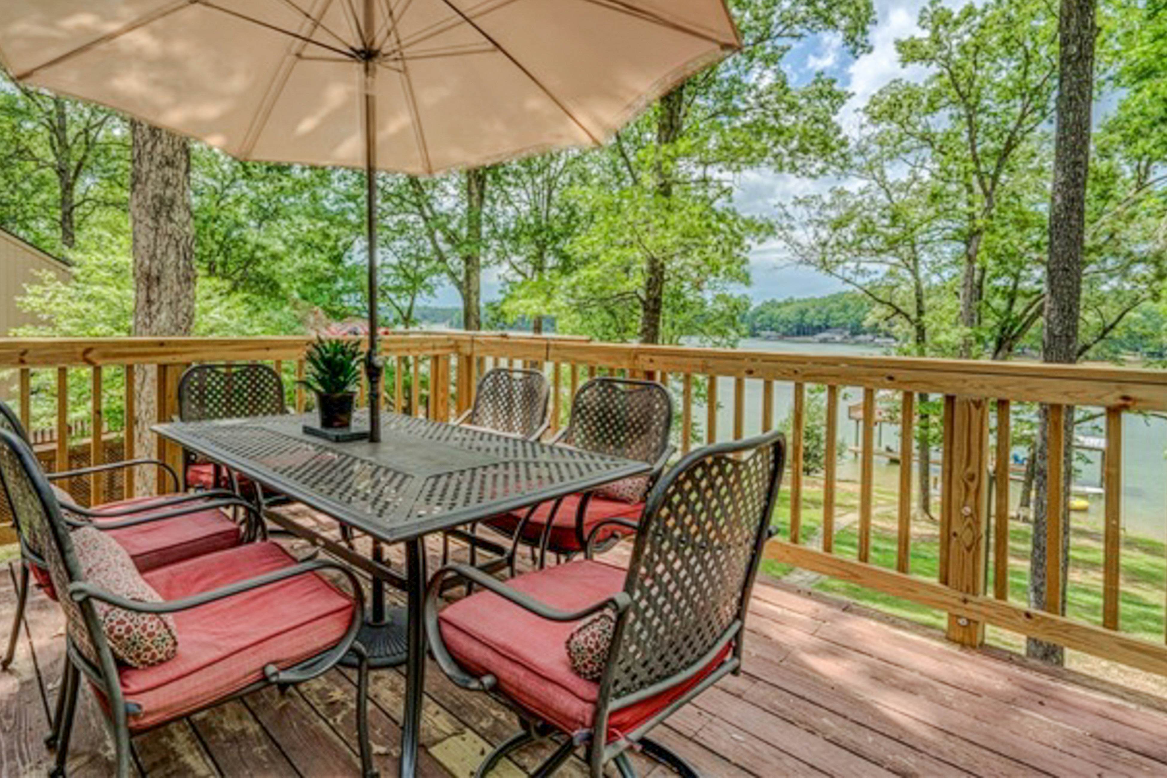 The Anchor 3 BD Huddleston, VA Vacation Rental Vacasa